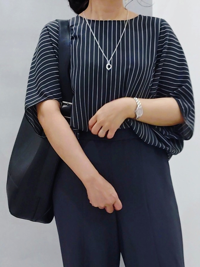 TOMOMIさんの「INDIVI｜【初秋/防シワ/着る日傘】イージーワイドパンツ」を使ったコーディネート