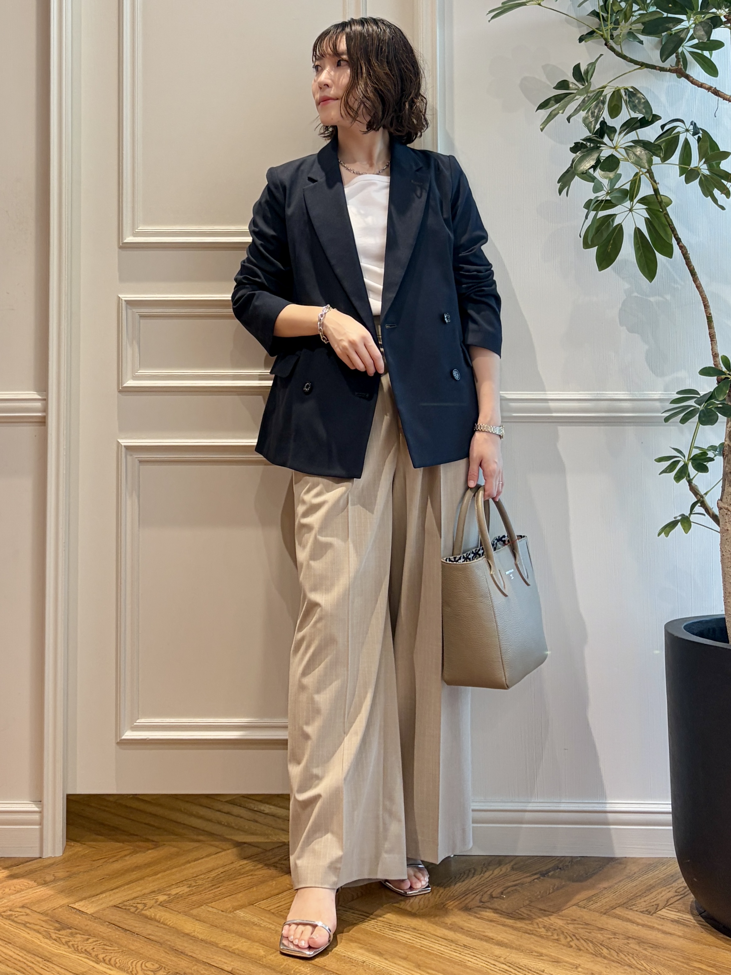 nakaoさんの「DRESSTERIOR｜【セットアップ可/ウォッシャブル】ストライプ2WAYストレッチ サイドラインパンツ」を使ったコーディネート