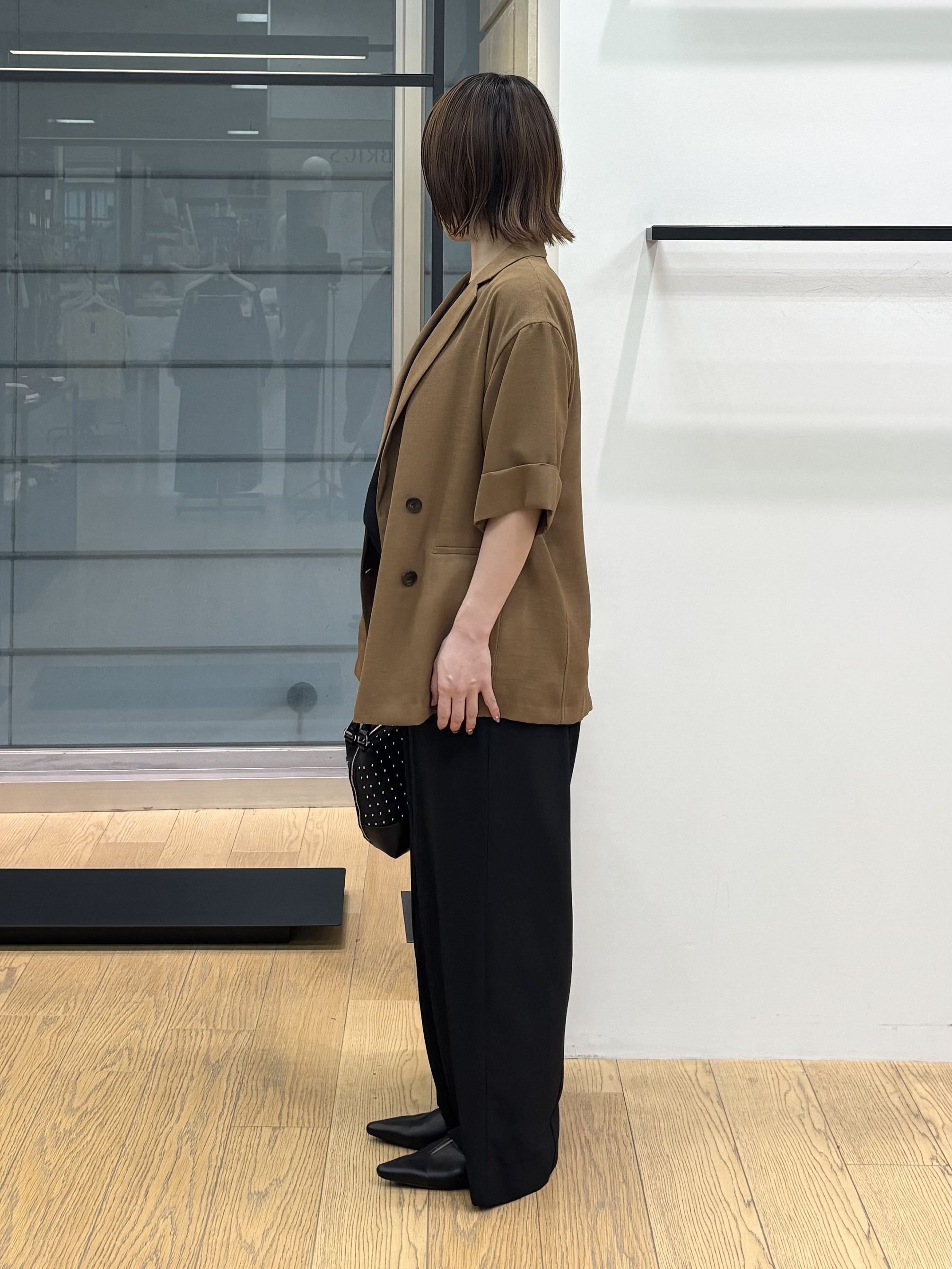 asamiさんの「INDIVI｜【体型＆二の腕カバー/着る日傘】ドルマントップス」を使ったコーディネート
