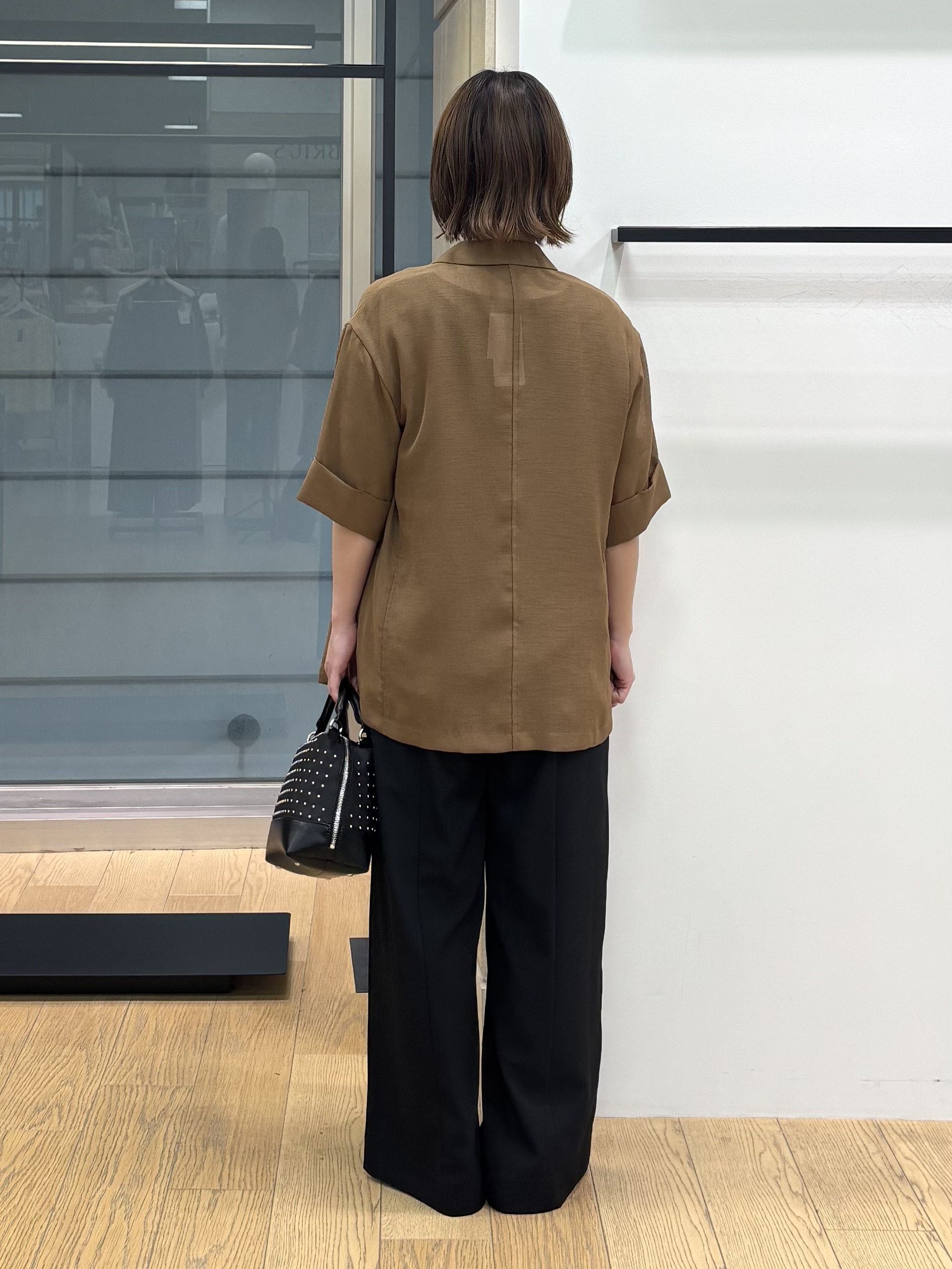 asamiさんの「INDIVI｜【体型＆二の腕カバー/着る日傘】ドルマントップス」を使ったコーディネート