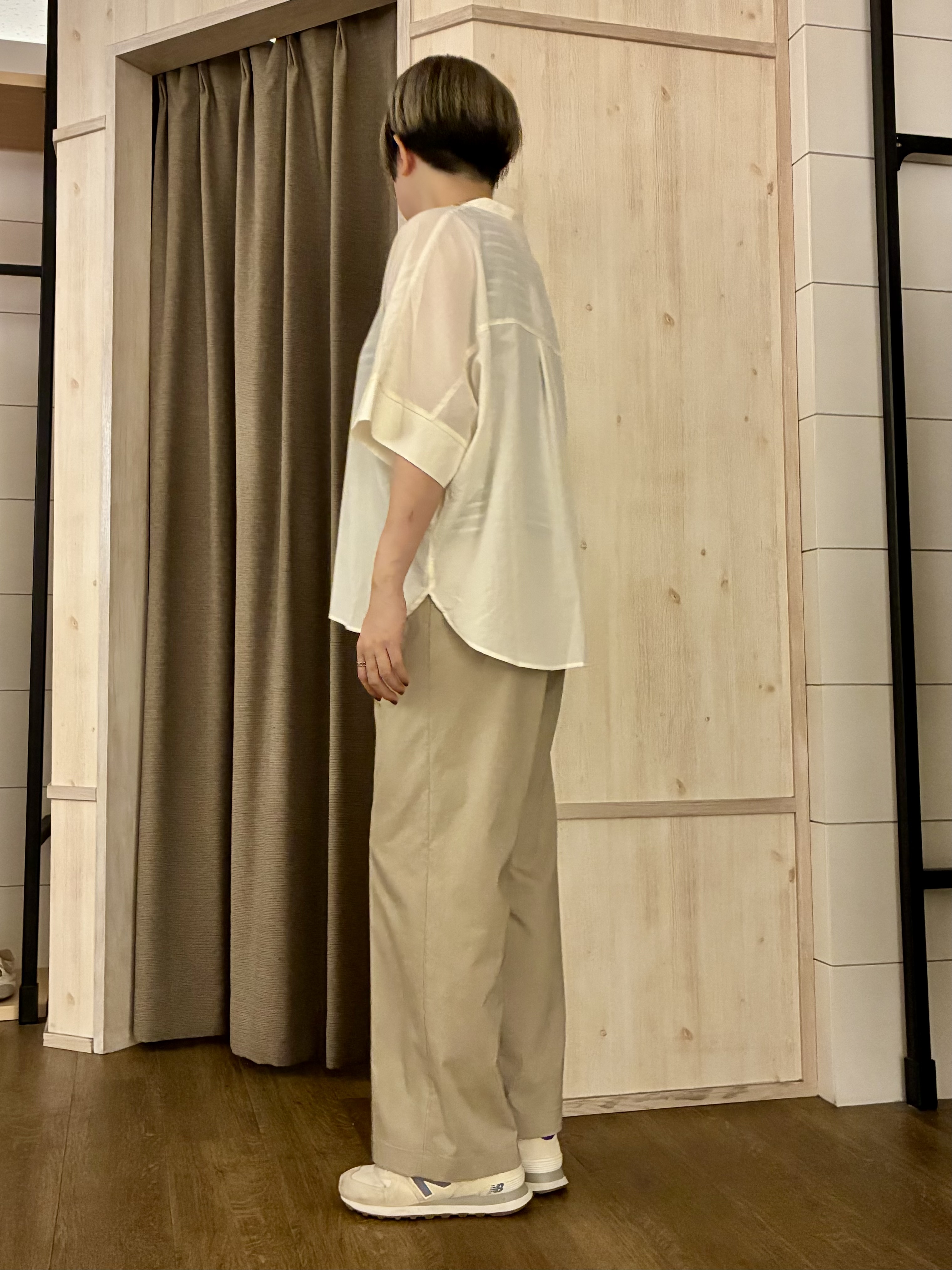 aiさんの「THE SHOP TK｜【高レビュー/体型カバー】さらっと快適 ドルマン5分袖ブラウス」を使ったコーディネート
