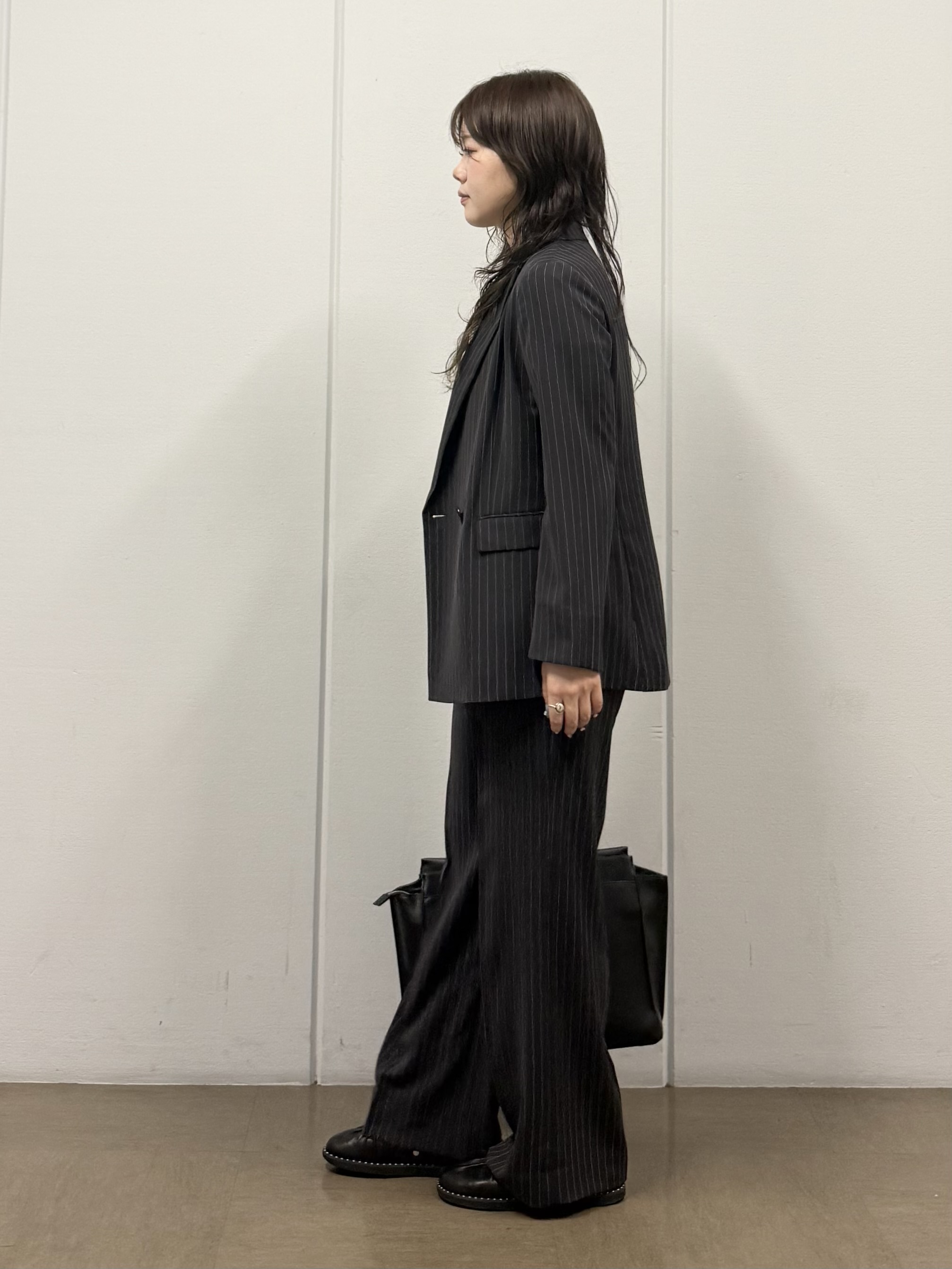 mizukiさんの「INDIVI｜【洗える／スーツインナー／UVケア】Vネックストライプブラウス」を使ったコーディネート