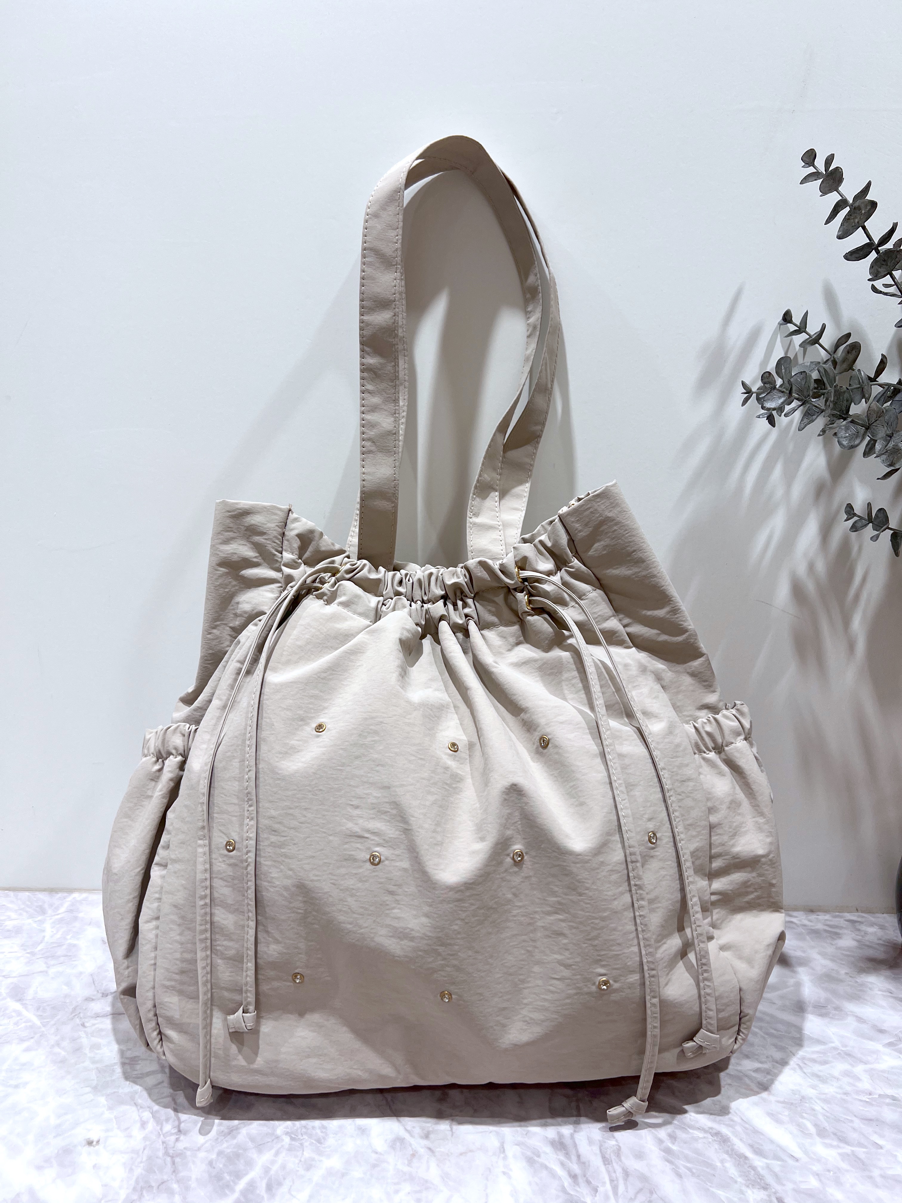 ARISAさんの「grove｜【洗濯機◎・体型カバー】ON/OFF使える、シアースキッパーシャツ」を使ったコーディネート