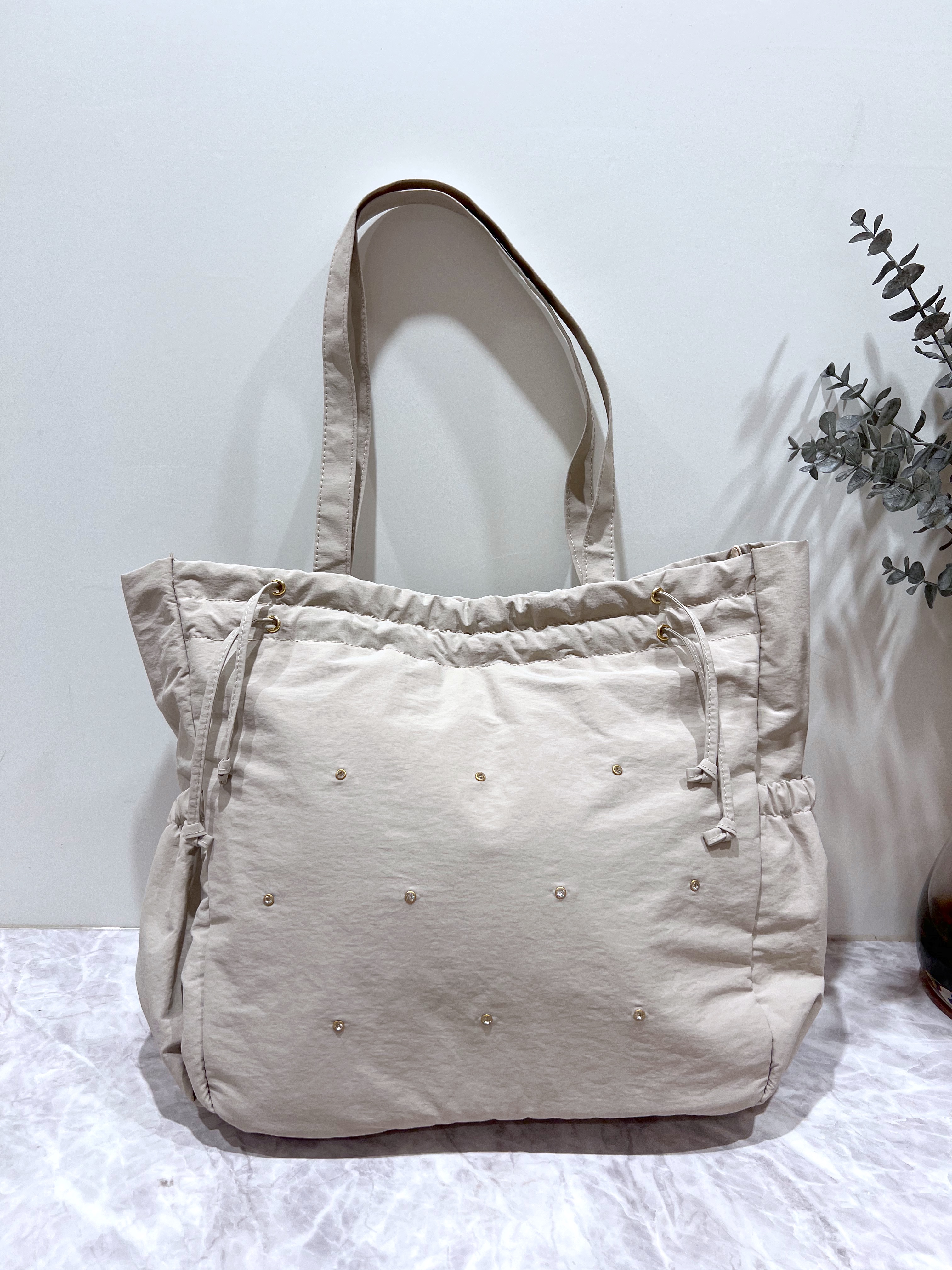 ARISAさんの「grove｜【洗濯機◎・体型カバー】ON/OFF使える、シアースキッパーシャツ」を使ったコーディネート