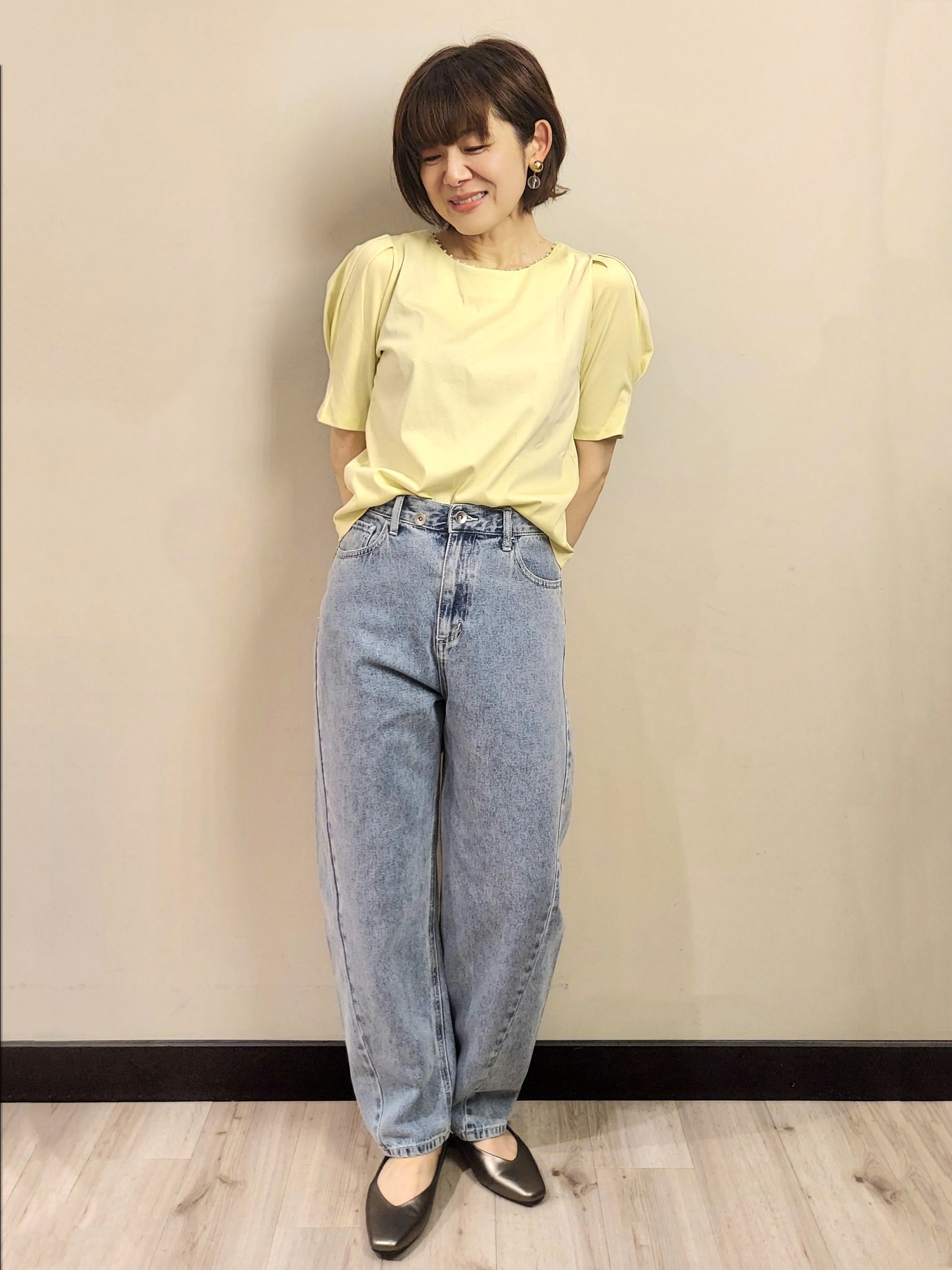 MAKIさんの「index｜【接触冷感／UVケア】パール調ネックタックスリーブトップス《洗濯機OK／6col》」を使ったコーディネート
