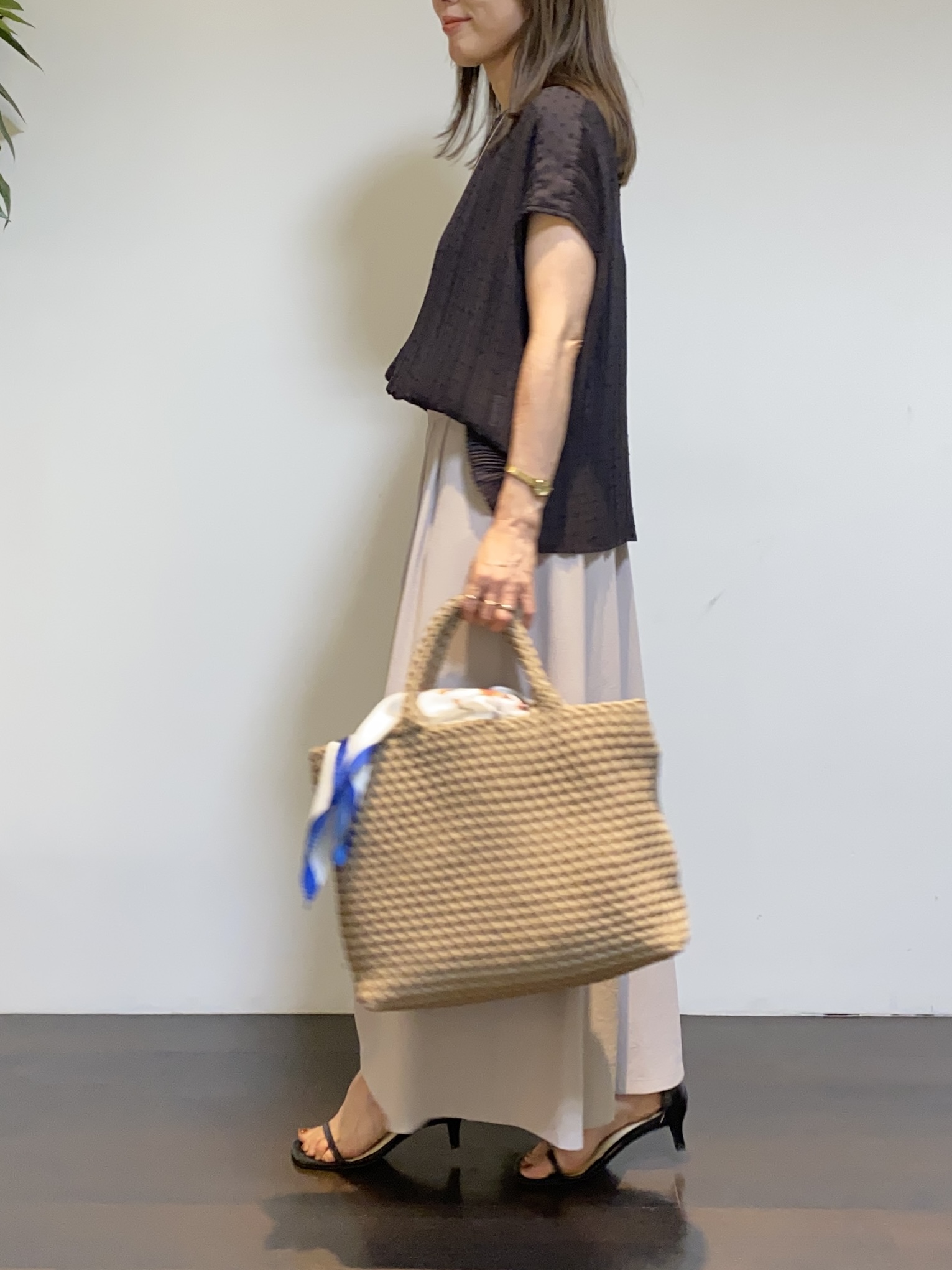 tomoさんの「UNTITLED｜【1枚で着映える】ドットジャガードブラウス」を使ったコーディネート