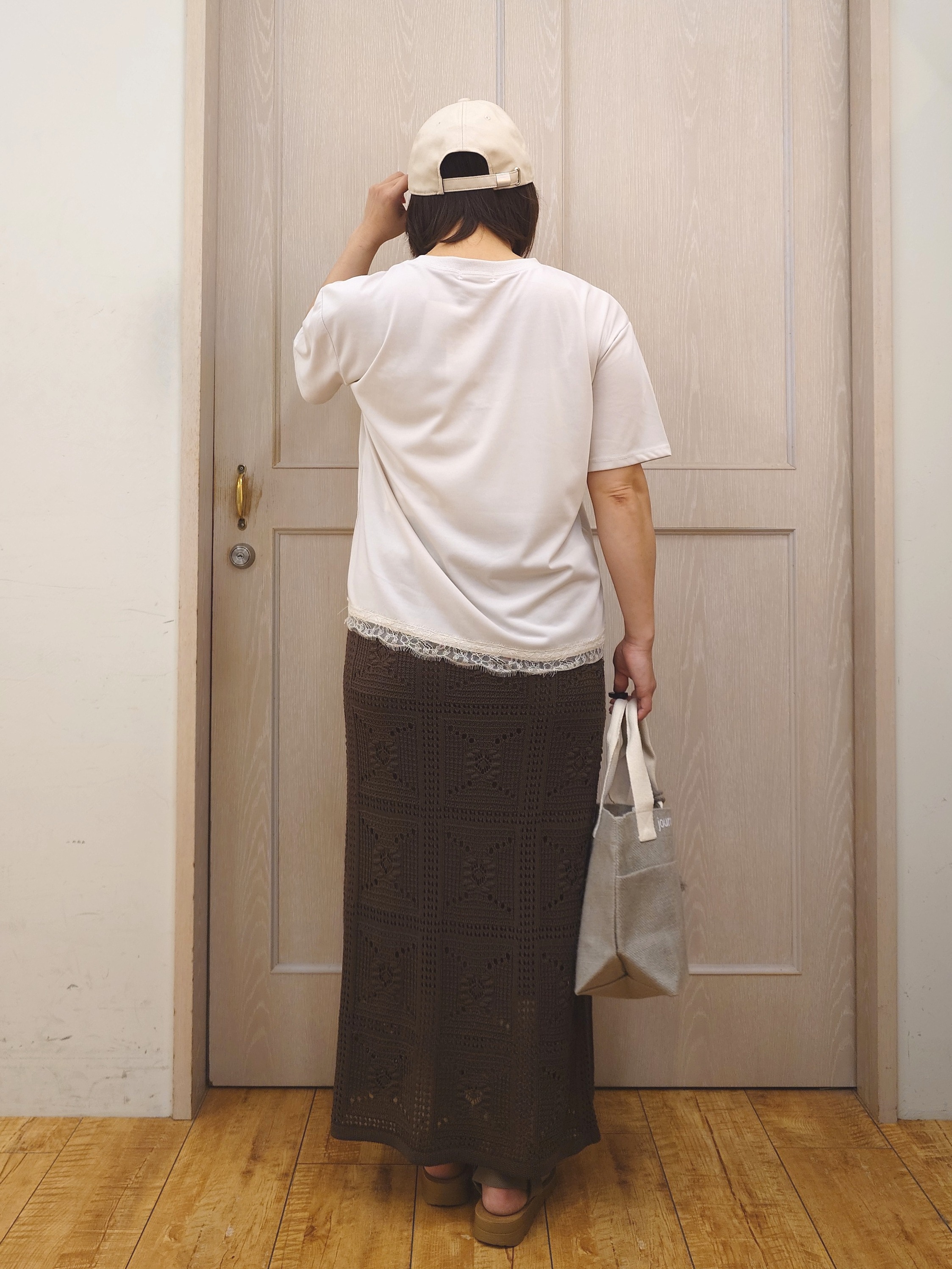 とろろさんの「SHOO･LA･RUE｜【UV/S-LL/洗濯機可】真夏に着たい裾レースが女性らしさをプラスする プリントアソートTシャツ」を使ったコーディネート