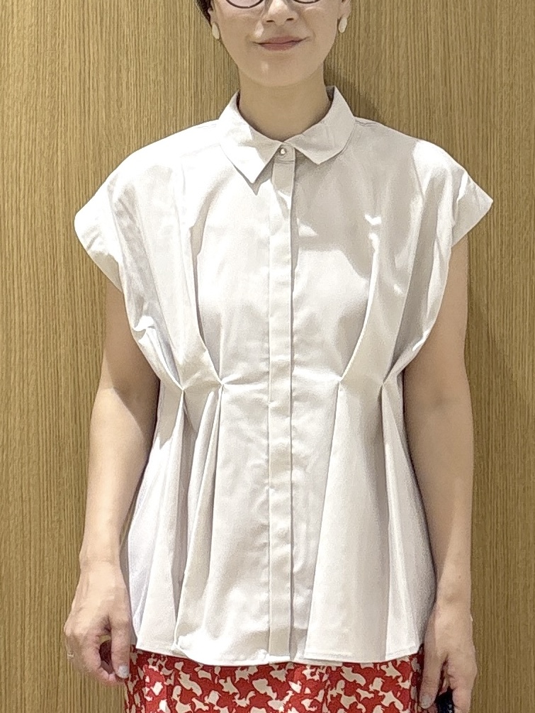 たけねぇさんの「OPAQUE.CLIP｜タックペプラムブラウス【洗濯機OK】」を使ったコーディネート