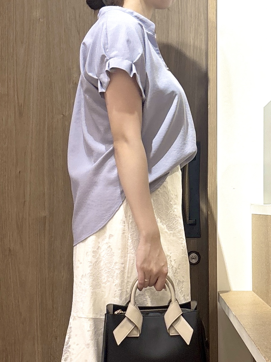 このかさんの「index｜【接触冷感／吸水速乾】タックスキッパーブラウス《防シワ／イージーアイロン／洗濯機OK／9col》」を使ったコーディネート