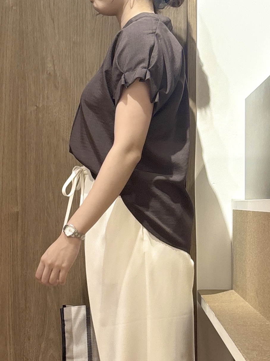 このかさんの「index｜【接触冷感／吸水速乾】タックスキッパーブラウス《防シワ／イージーアイロン／洗濯機OK／9col》」を使ったコーディネート