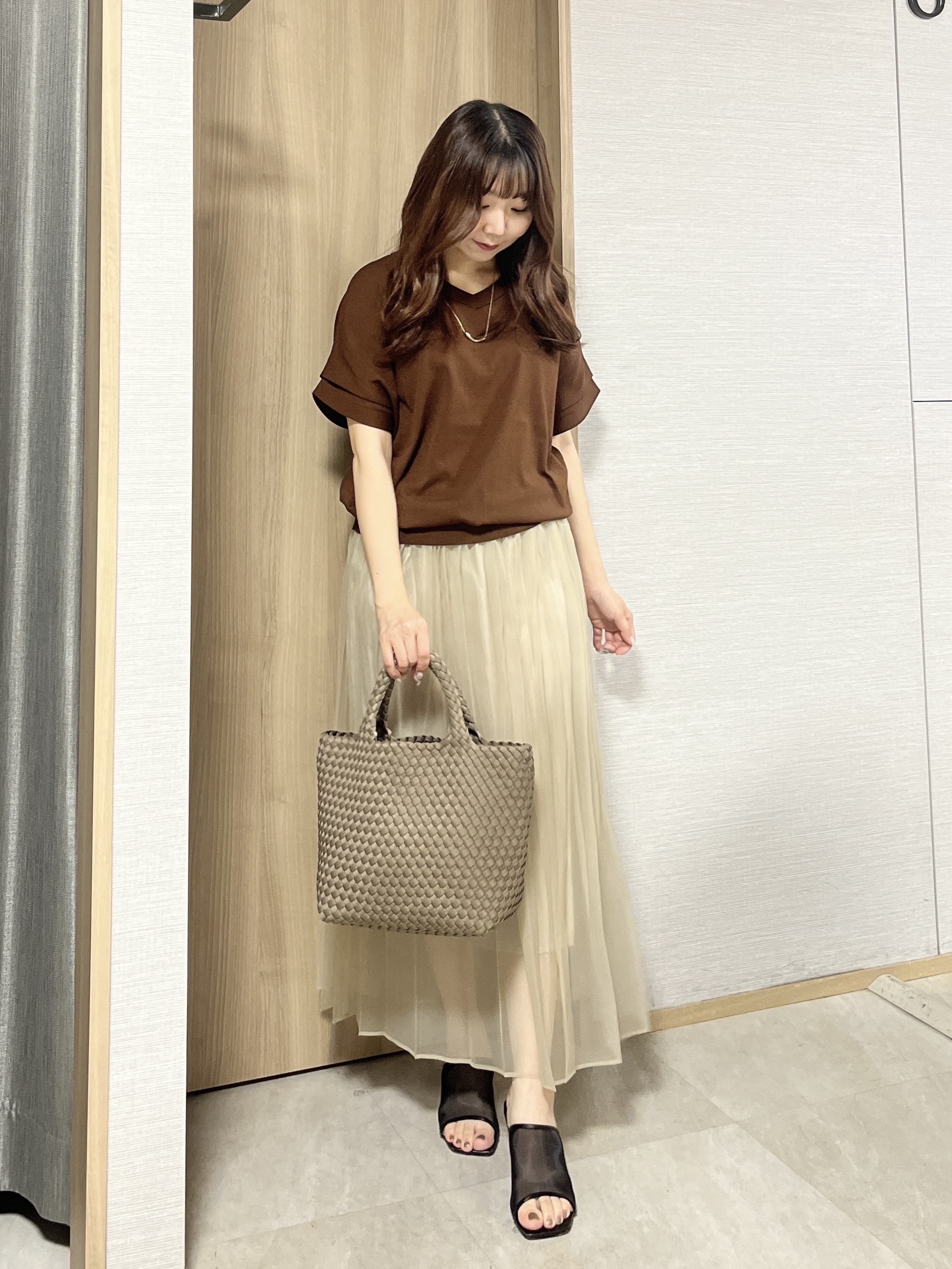 KAHOさんの「UNTITLED｜【肌に張りつきにくい/前後2WAY】ドライタッチコットンプルオーバー」を使ったコーディネート