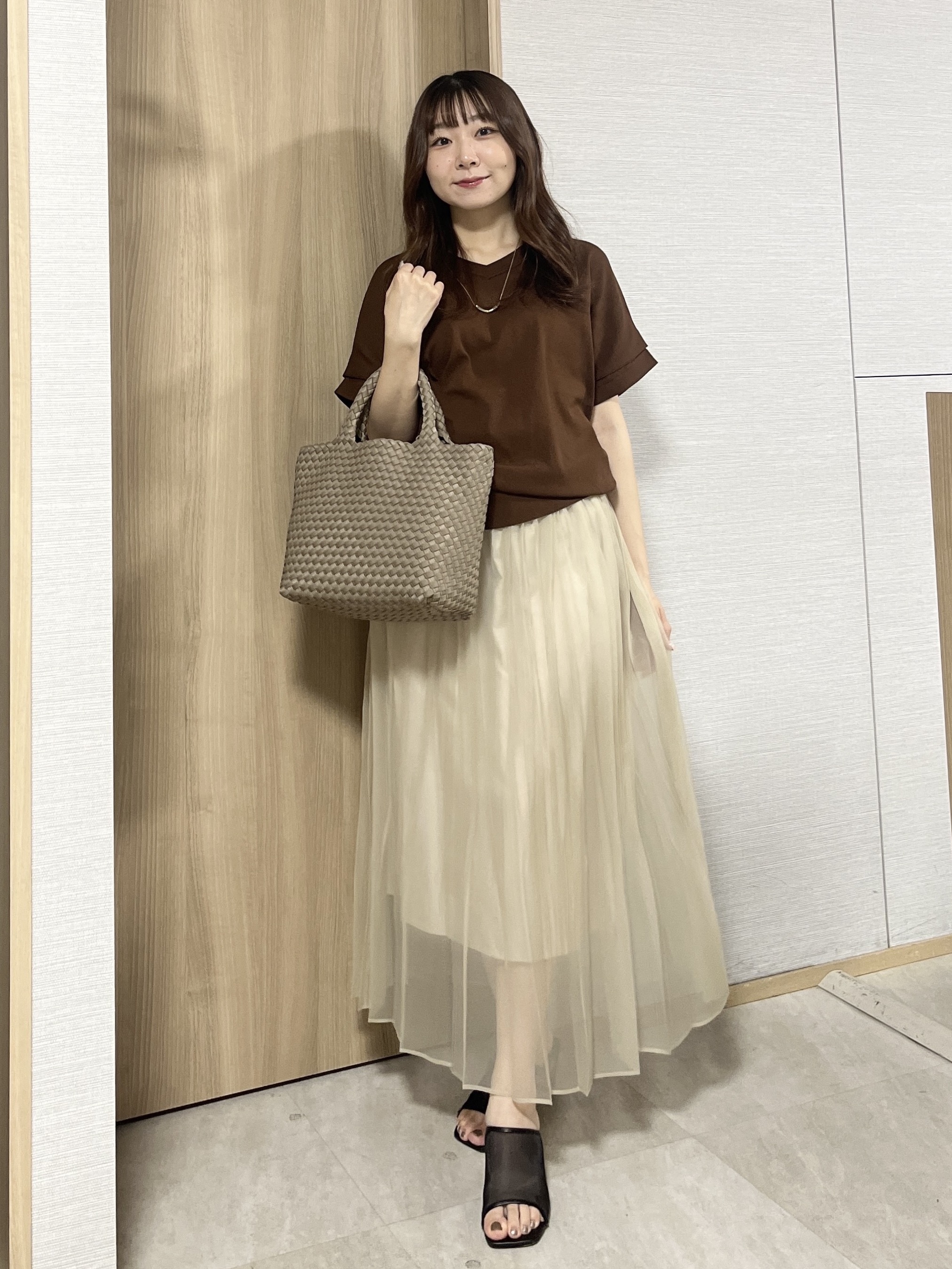 KAHOさんの「UNTITLED｜【肌に張りつきにくい/前後2WAY】ドライタッチコットンプルオーバー」を使ったコーディネート