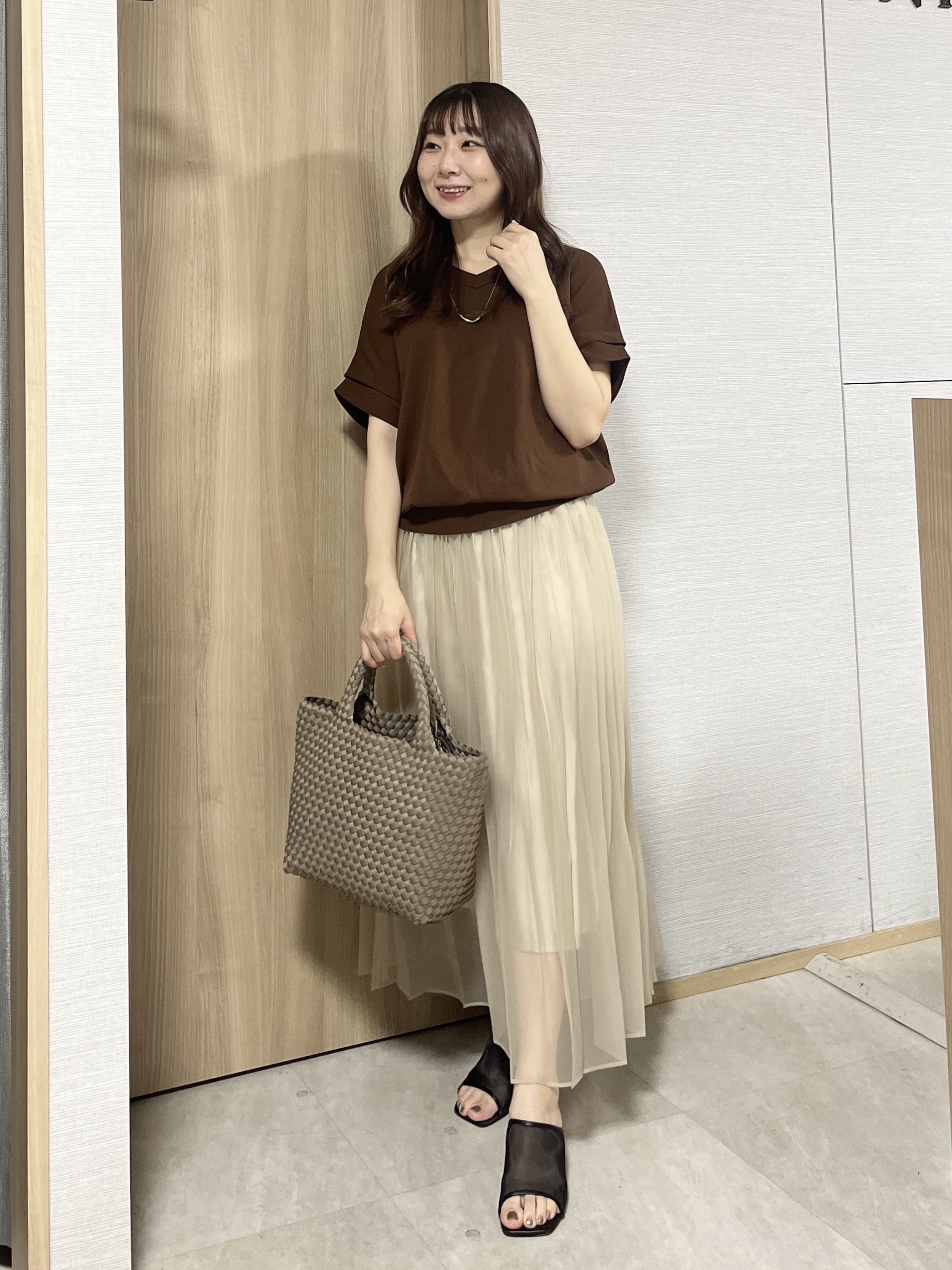 KAHOさんの「UNTITLED｜【肌に張りつきにくい/前後2WAY】ドライタッチコットンプルオーバー」を使ったコーディネート