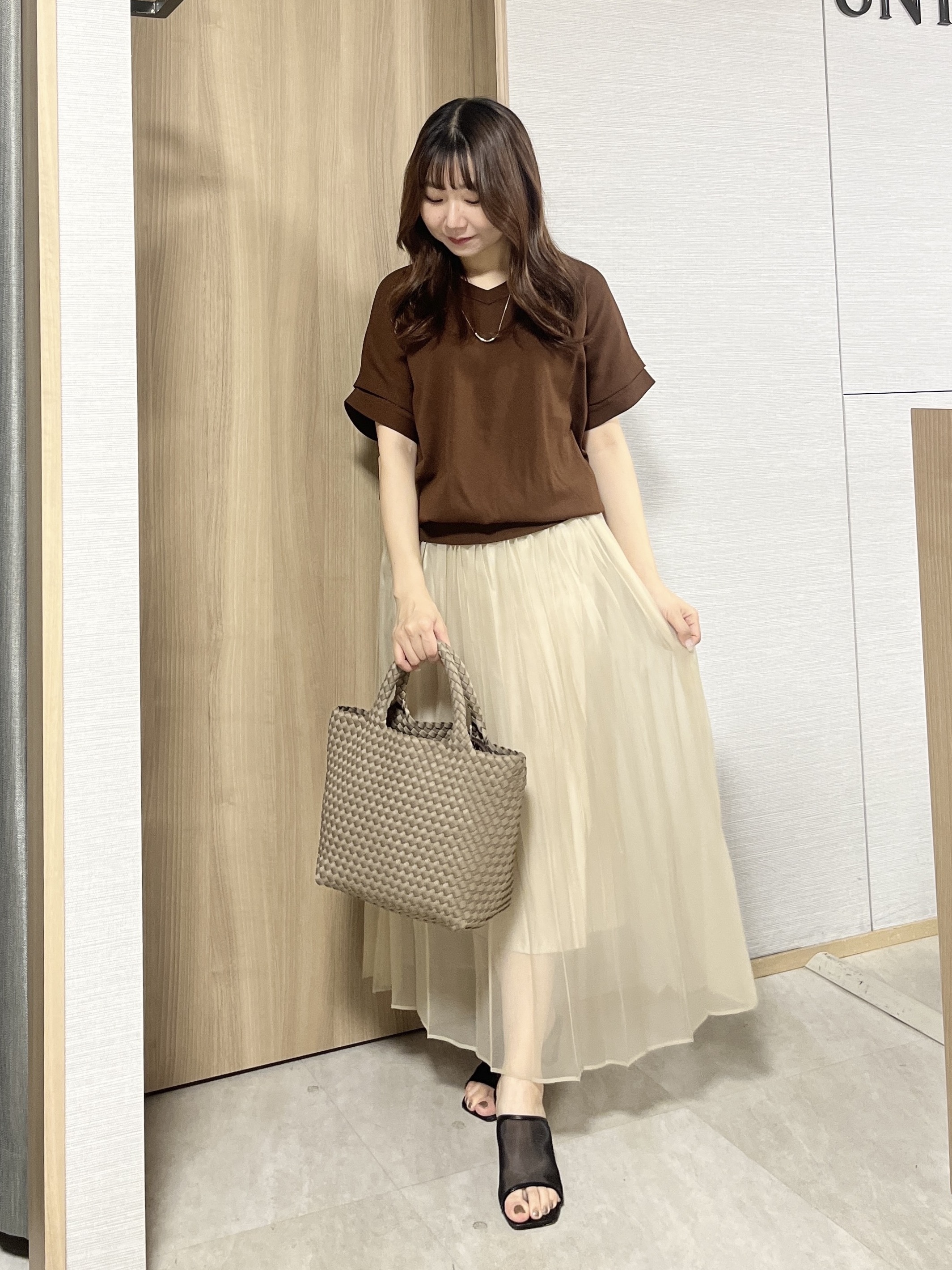 KAHOさんの「UNTITLED｜【肌に張りつきにくい/前後2WAY】ドライタッチコットンプルオーバー」を使ったコーディネート