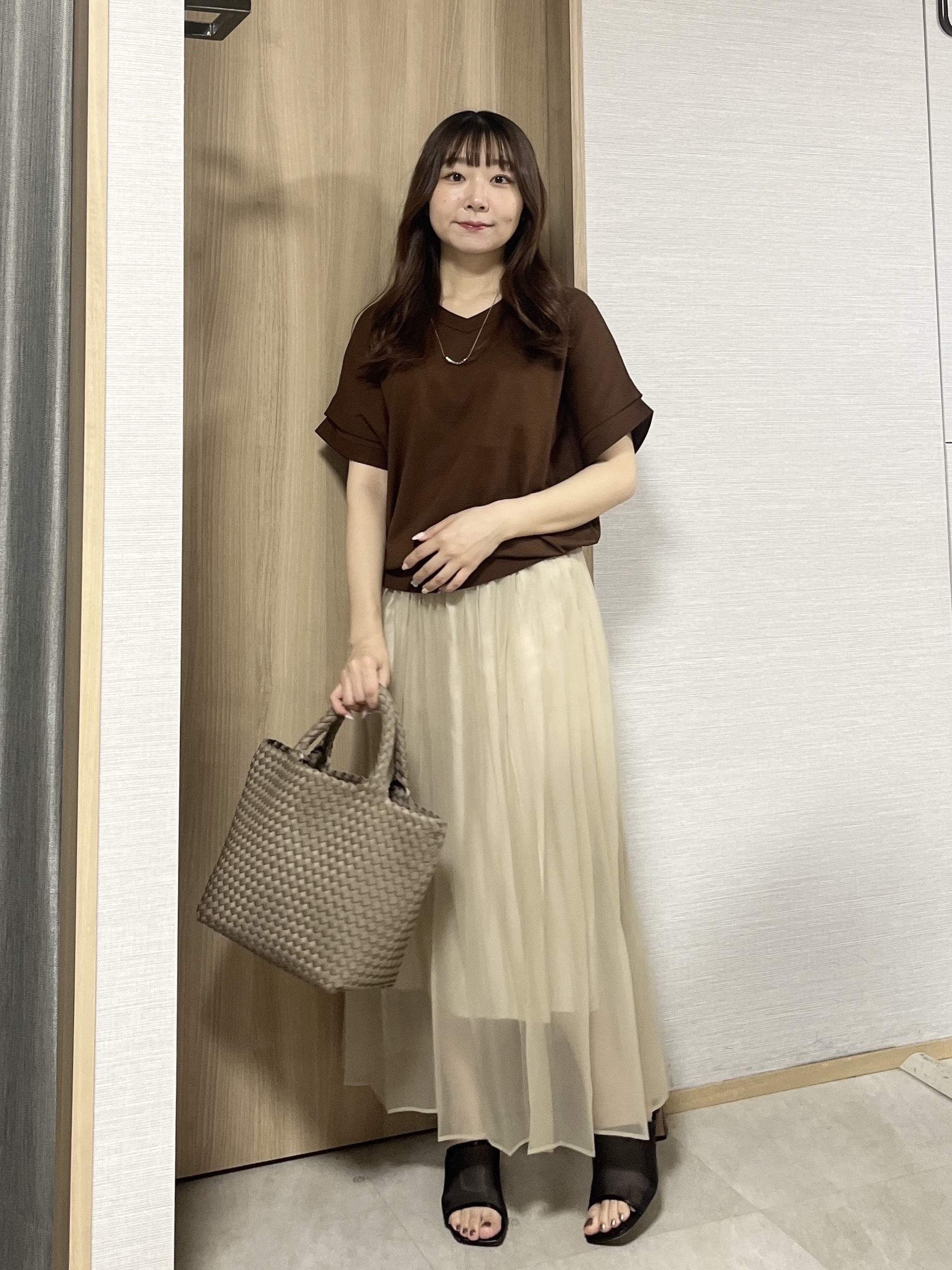 KAHOさんの「UNTITLED｜【肌に張りつきにくい/前後2WAY】ドライタッチコットンプルオーバー」を使ったコーディネート