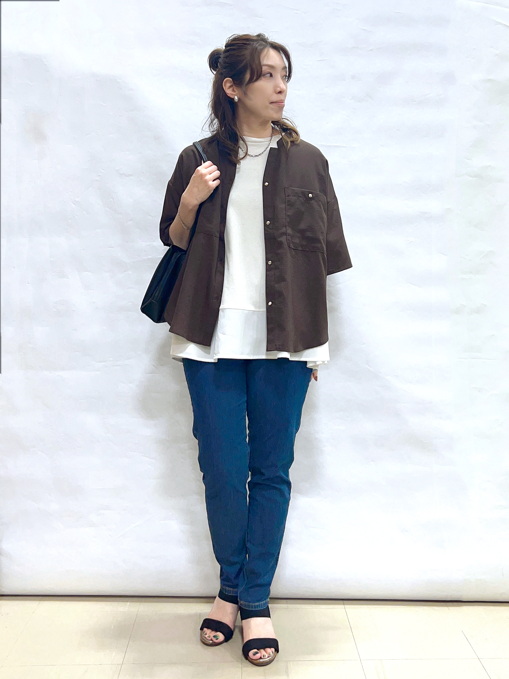 まっつんさんの「SHOO･LA･RUE｜【洗濯機可/S-LL】大人の抜け感 ゆるっと5分袖シャツ」を使ったコーディネート
