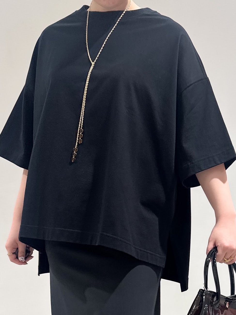 なかもとあきさんの「DRESSTERIOR｜◆COGTHEBIGSMOKE（コグ ザ ビッグスモーク）【別注】DELTA Tシャツ」を使ったコーディネート