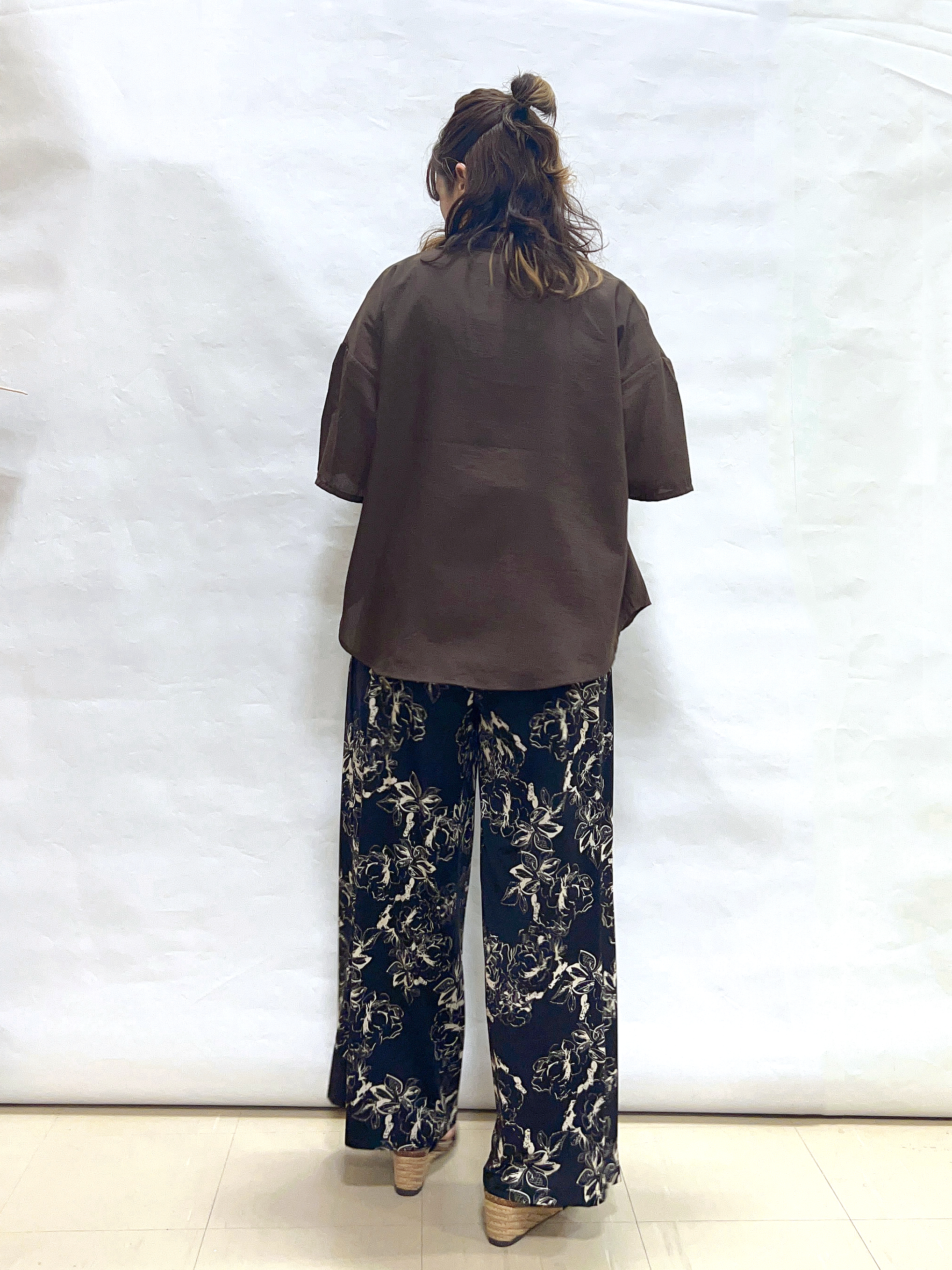 まっつんさんの「SHOO･LA･RUE｜【洗濯機可/S-LL】大人の抜け感 ゆるっと5分袖シャツ」を使ったコーディネート