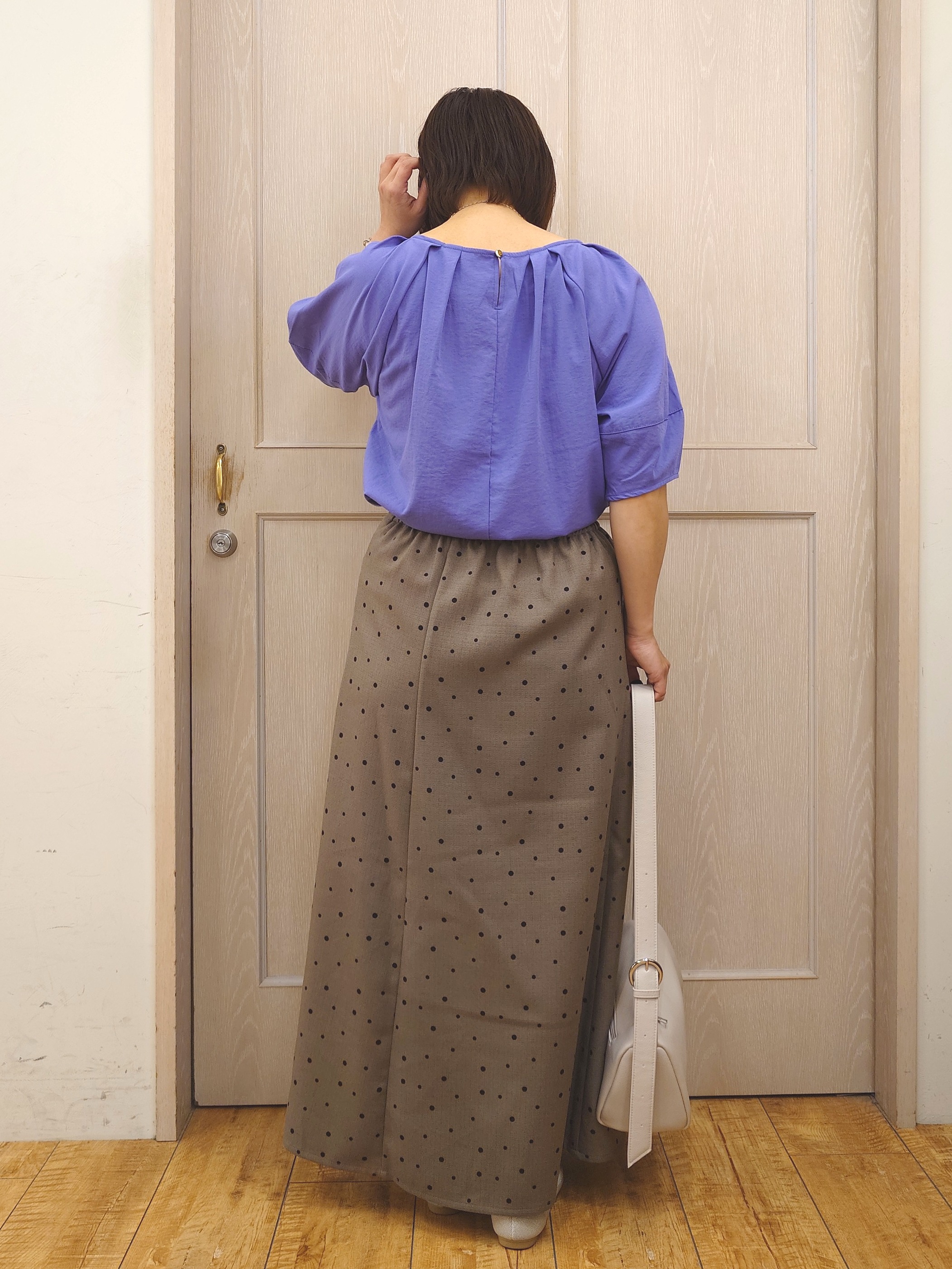 とろろさんの「SHOO･LA･RUE｜【S-LL/洗濯機可/セットアップ可】軽凛(かろりん) タックブラウス」を使ったコーディネート