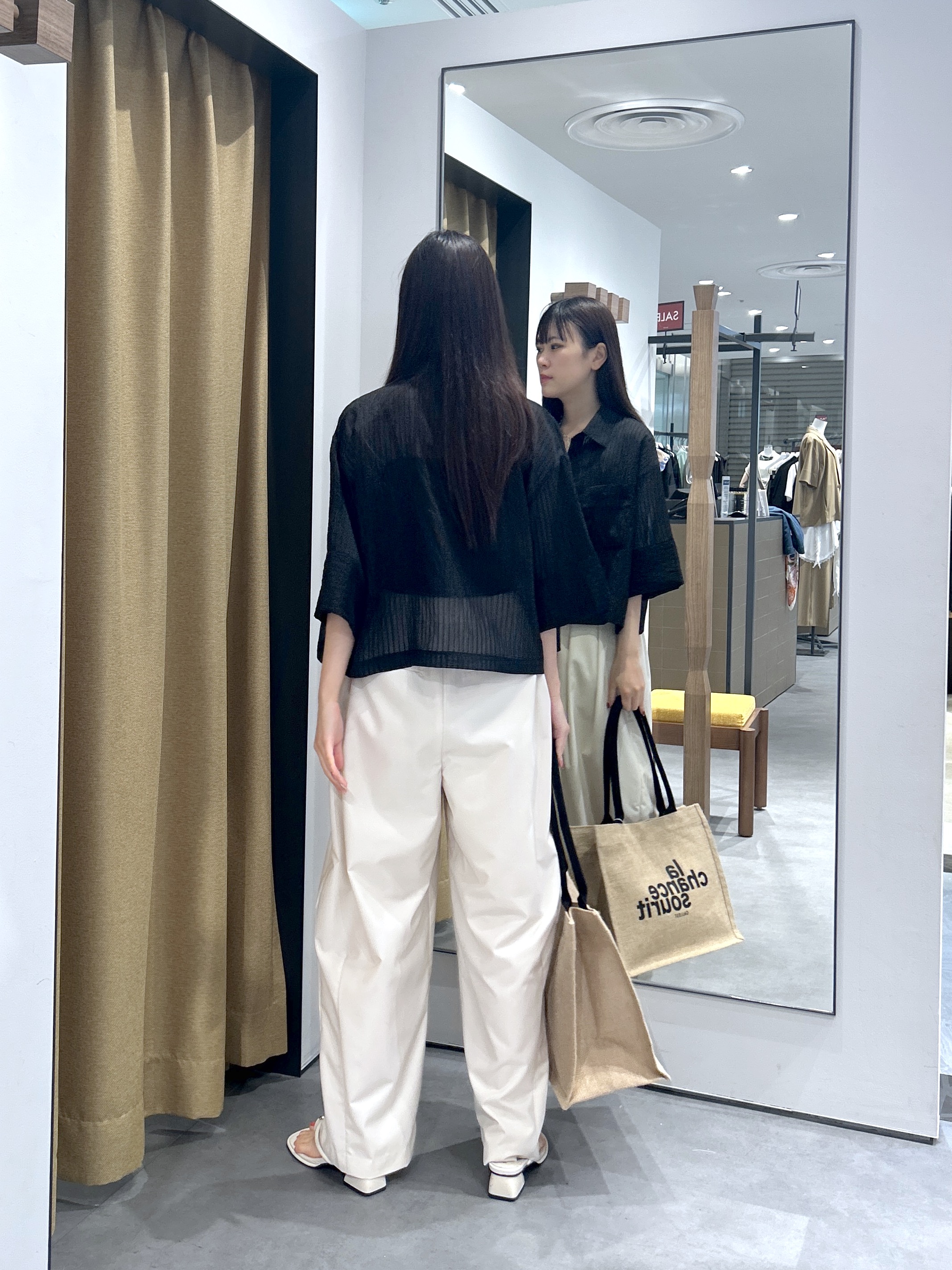 Renoさんの「INDIVI｜ボックスシルエットシアーシャツ【接触冷感】」を使ったコーディネート
