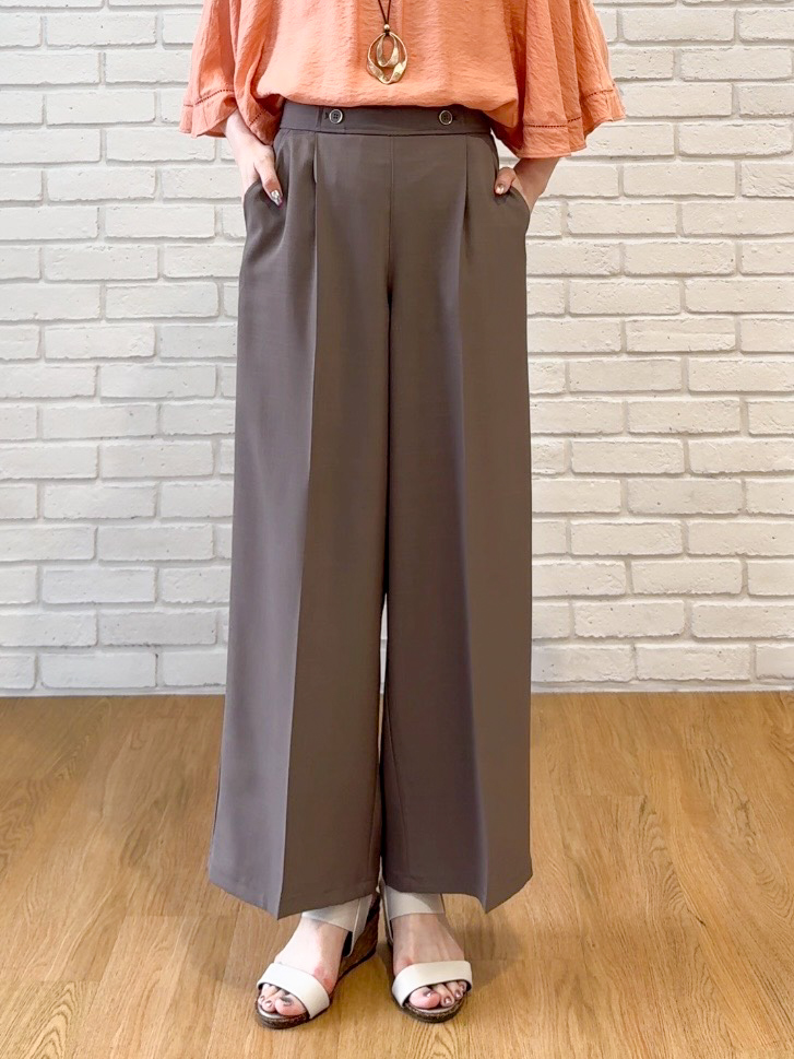 𝐜𝐡𝐢𝐤𝐚さんの「SHOO･LA･RUE｜【S-LL/洗濯機可/体型カバー】はしごレースがポイント スラブポンチョ風ブラウス」を使ったコーディネート