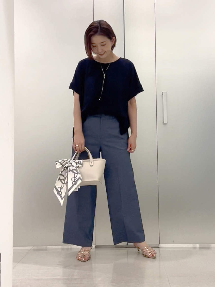 まどかさんの「UNTITLED｜【セットアップ可/UVカット/前後2WAY】リラクシーフレンチスリーブブラウス」を使ったコーディネート
