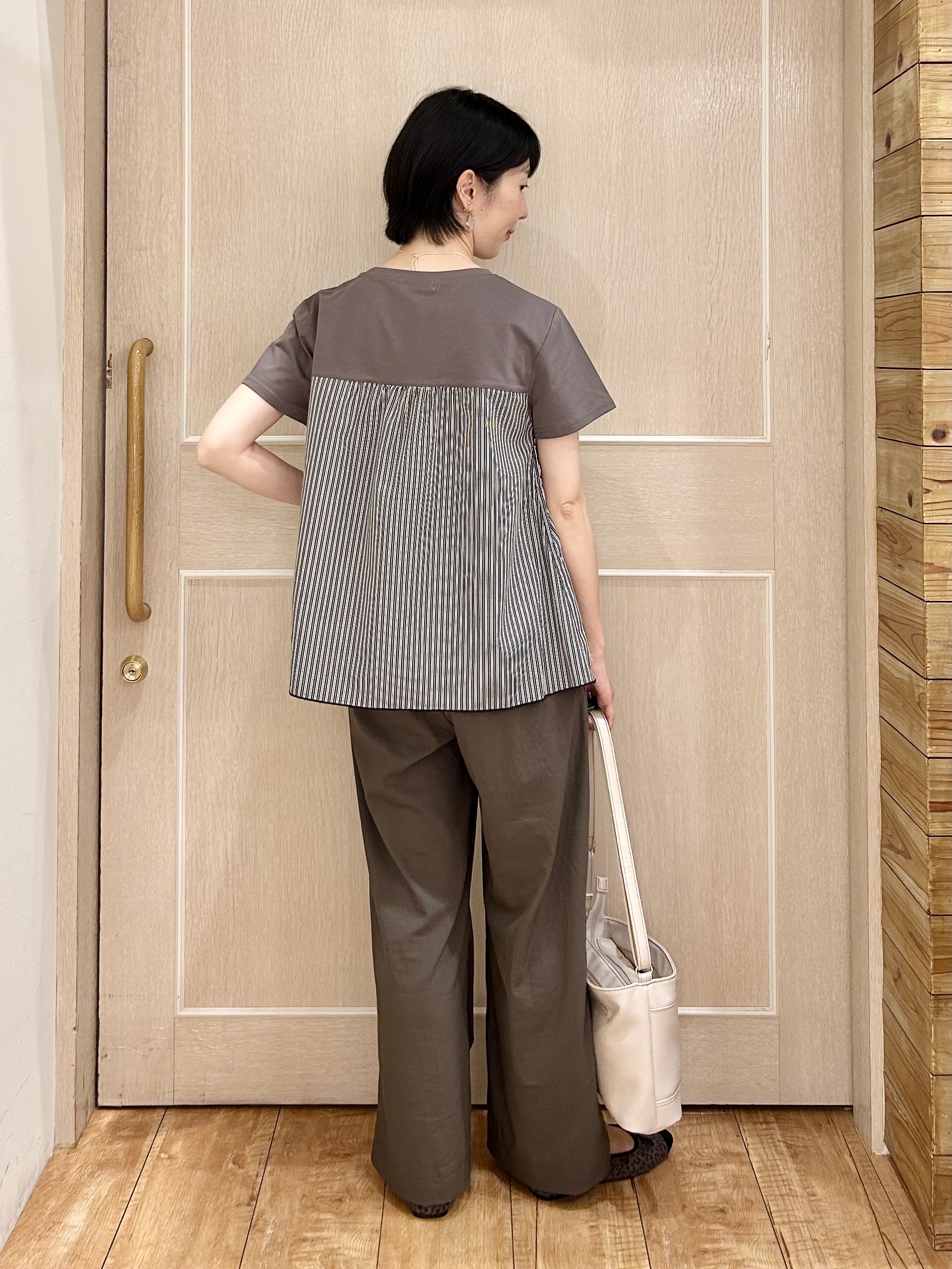 ちぐささんの「SHOO･LA･RUE｜【S-LL/洗濯機可/体型カバー】インせずサマ見え ビスチェ風異素材ドッキングTシャツ」を使ったコーディネート
