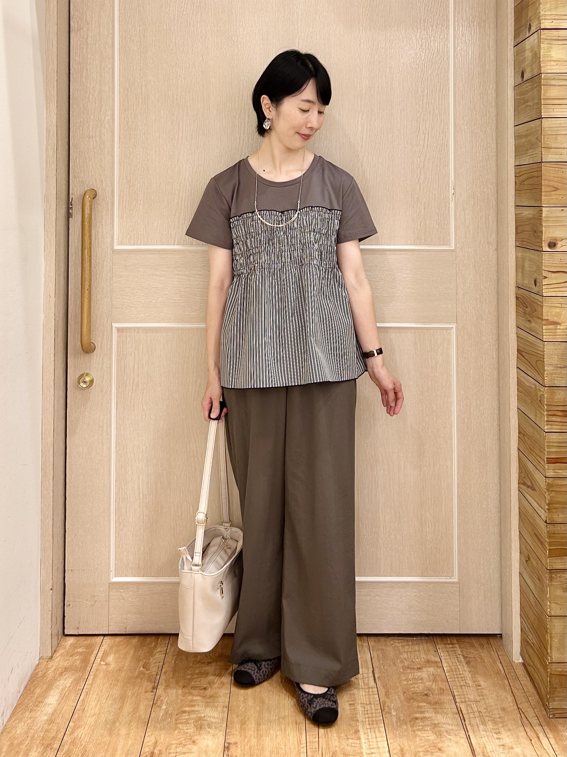 ちぐささんの「SHOO･LA･RUE｜【S-LL/洗濯機可/体型カバー】インせずサマ見え ビスチェ風異素材ドッキングTシャツ」を使ったコーディネート