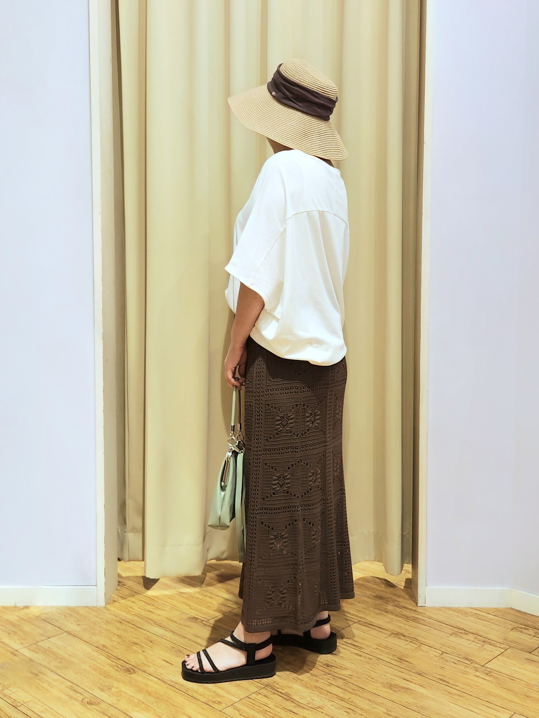 くまさんの「SHOO･LA･RUE｜【洗濯機可/体型カバー】インせず着られる 上品見えのドルマントップス」を使ったコーディネート