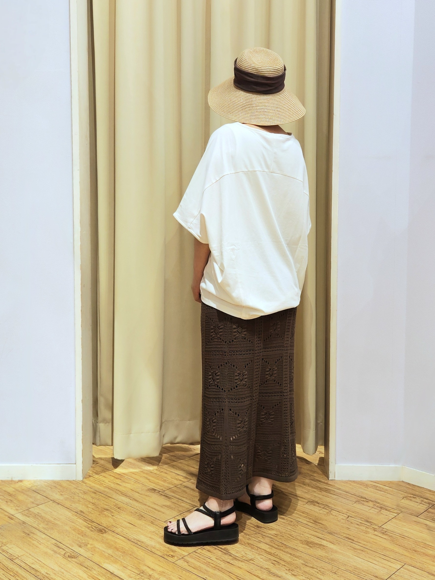 くまさんの「SHOO･LA･RUE｜【洗濯機可/体型カバー】インせず着られる 上品見えのドルマントップス」を使ったコーディネート
