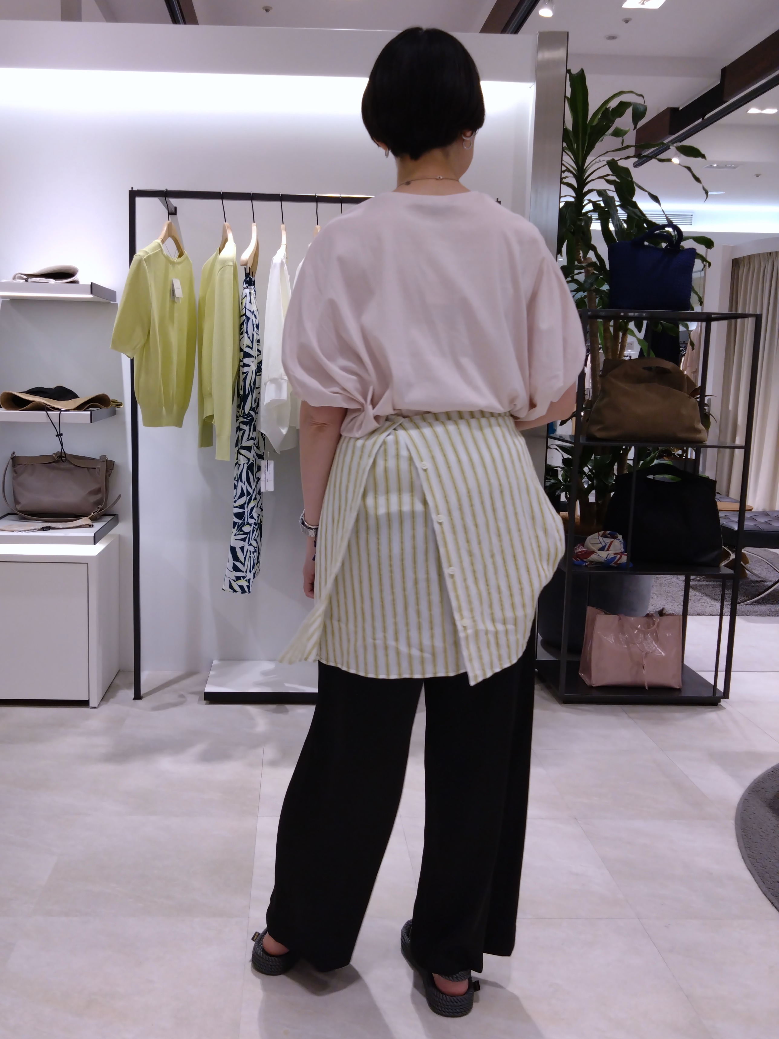 まちこさんの「UNTITLED｜【汗染み防止/接触冷感】ドルマンプルオーバー」を使ったコーディネート