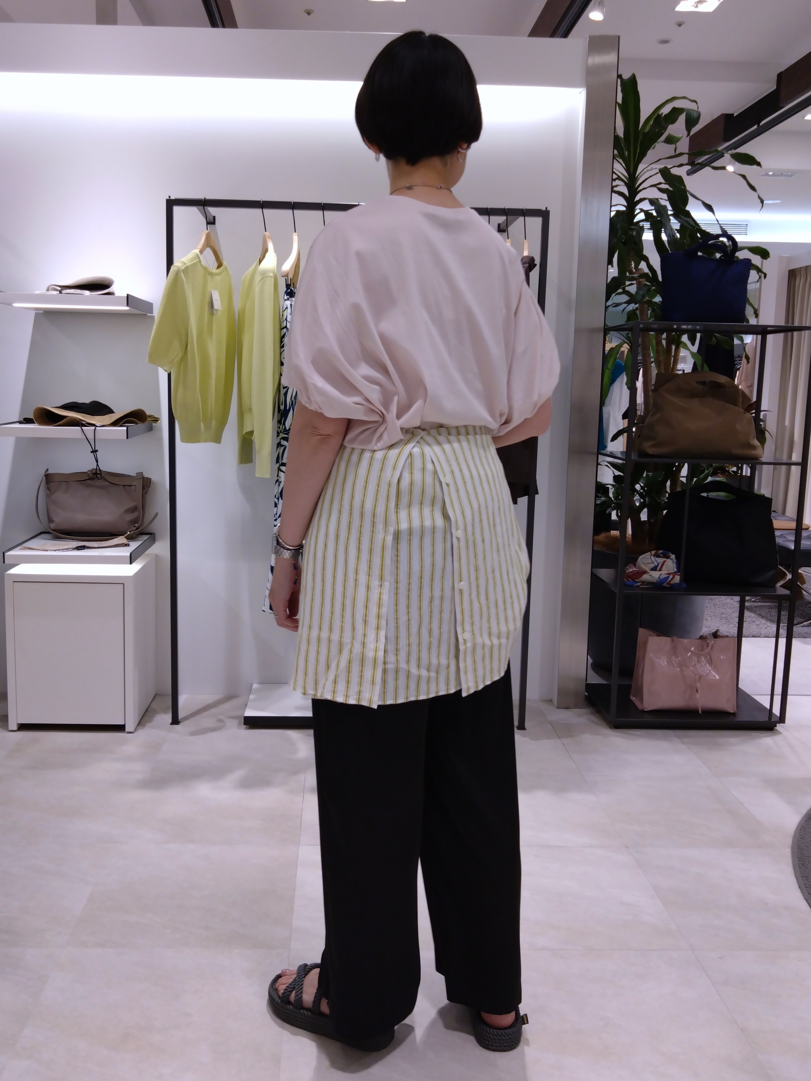 まちこさんの「UNTITLED｜【汗染み防止/接触冷感】ドルマンプルオーバー」を使ったコーディネート