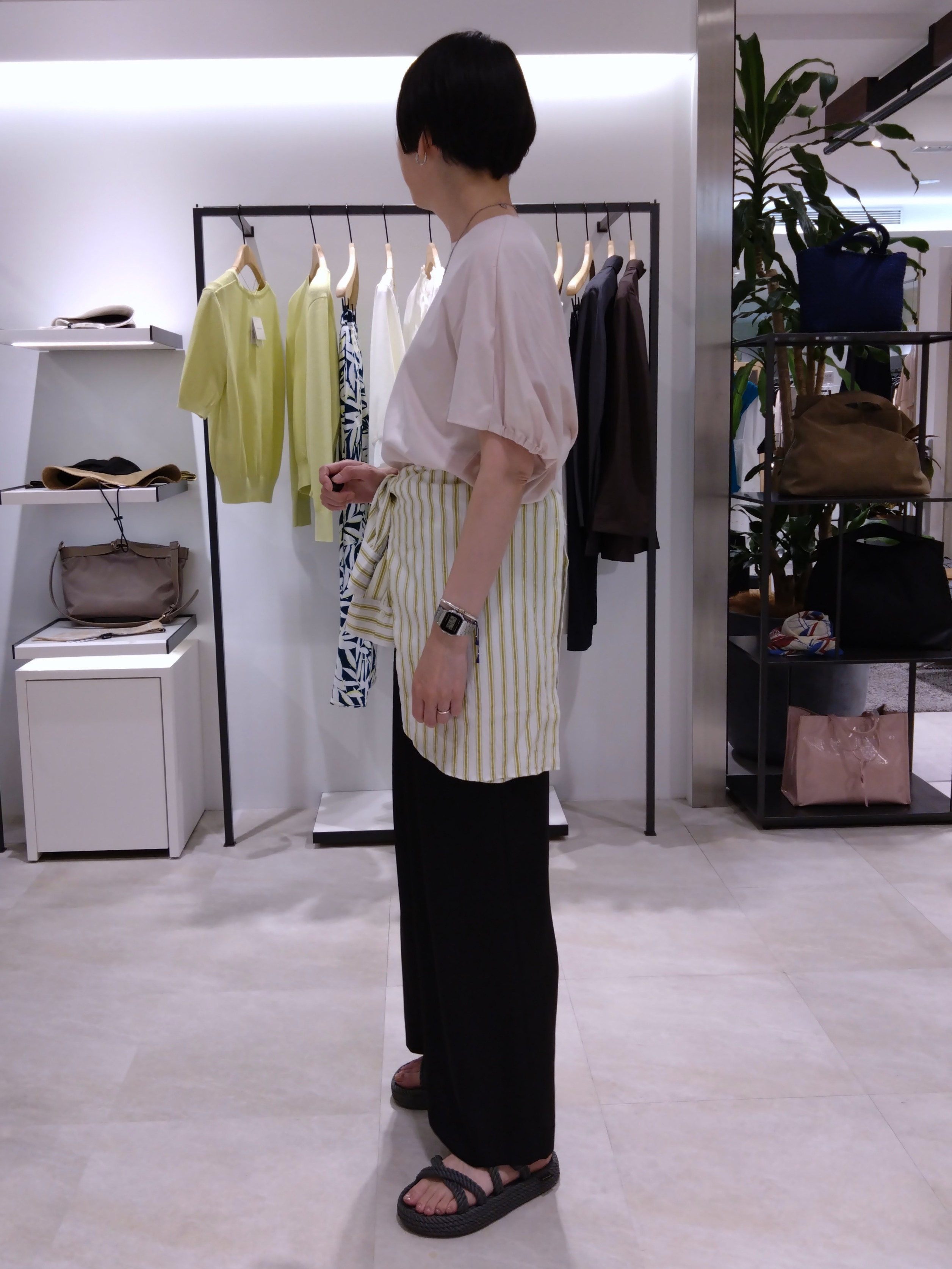 まちこさんの「UNTITLED｜【汗染み防止/接触冷感】ドルマンプルオーバー」を使ったコーディネート