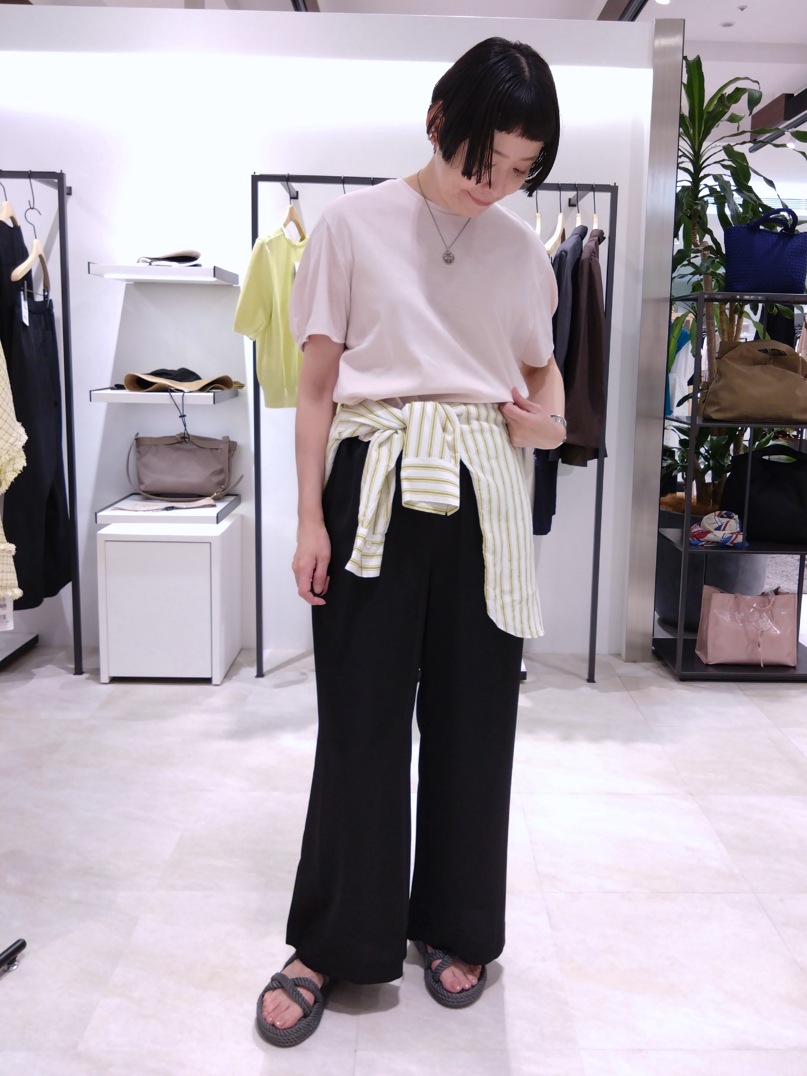 まちこさんの「UNTITLED｜【汗染み防止/接触冷感】ドルマンプルオーバー」を使ったコーディネート