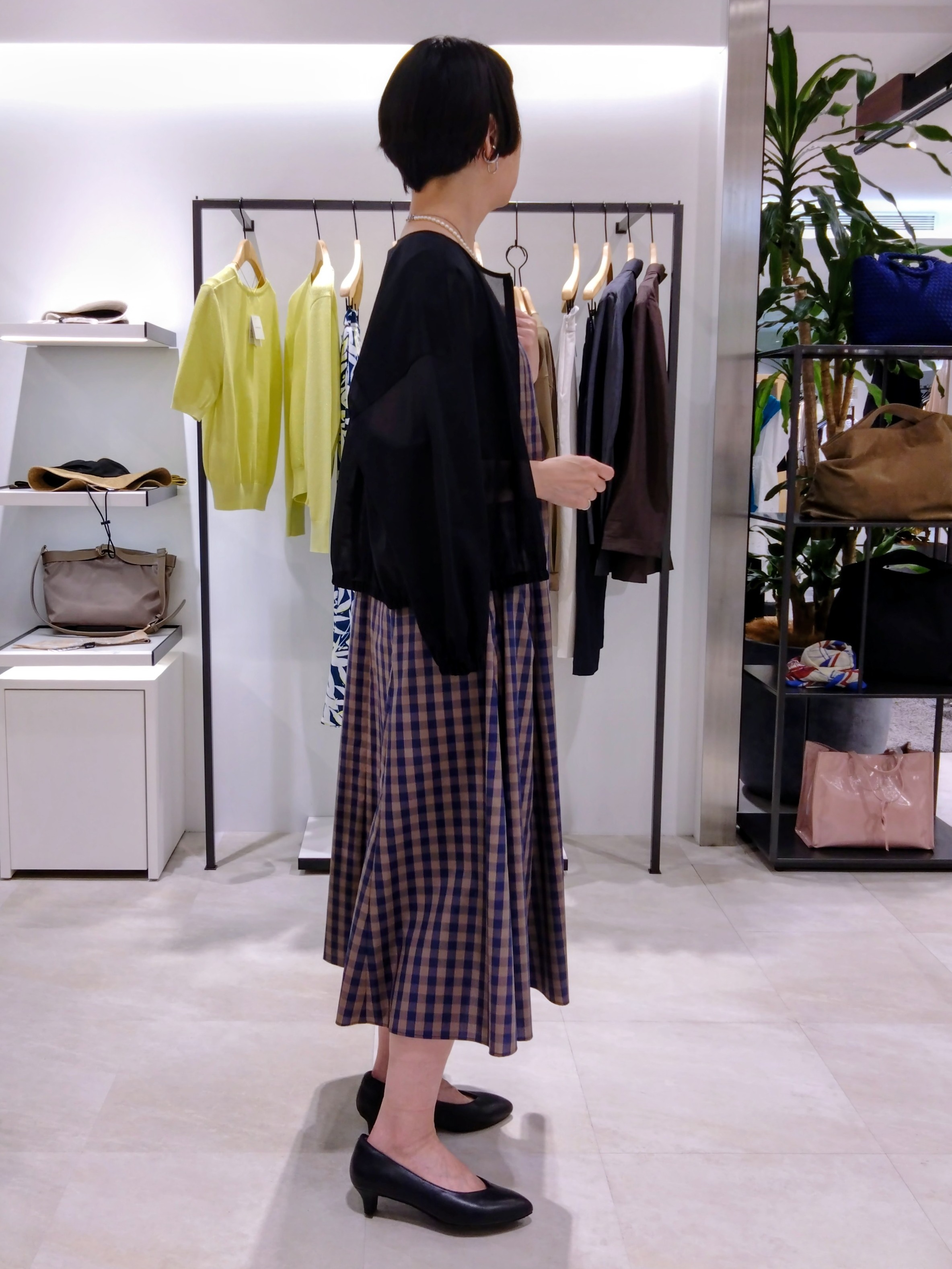 まちこさんの「UNTITLED｜【秋羽織り/ジップ】トリコットシアーブラウス」を使ったコーディネート