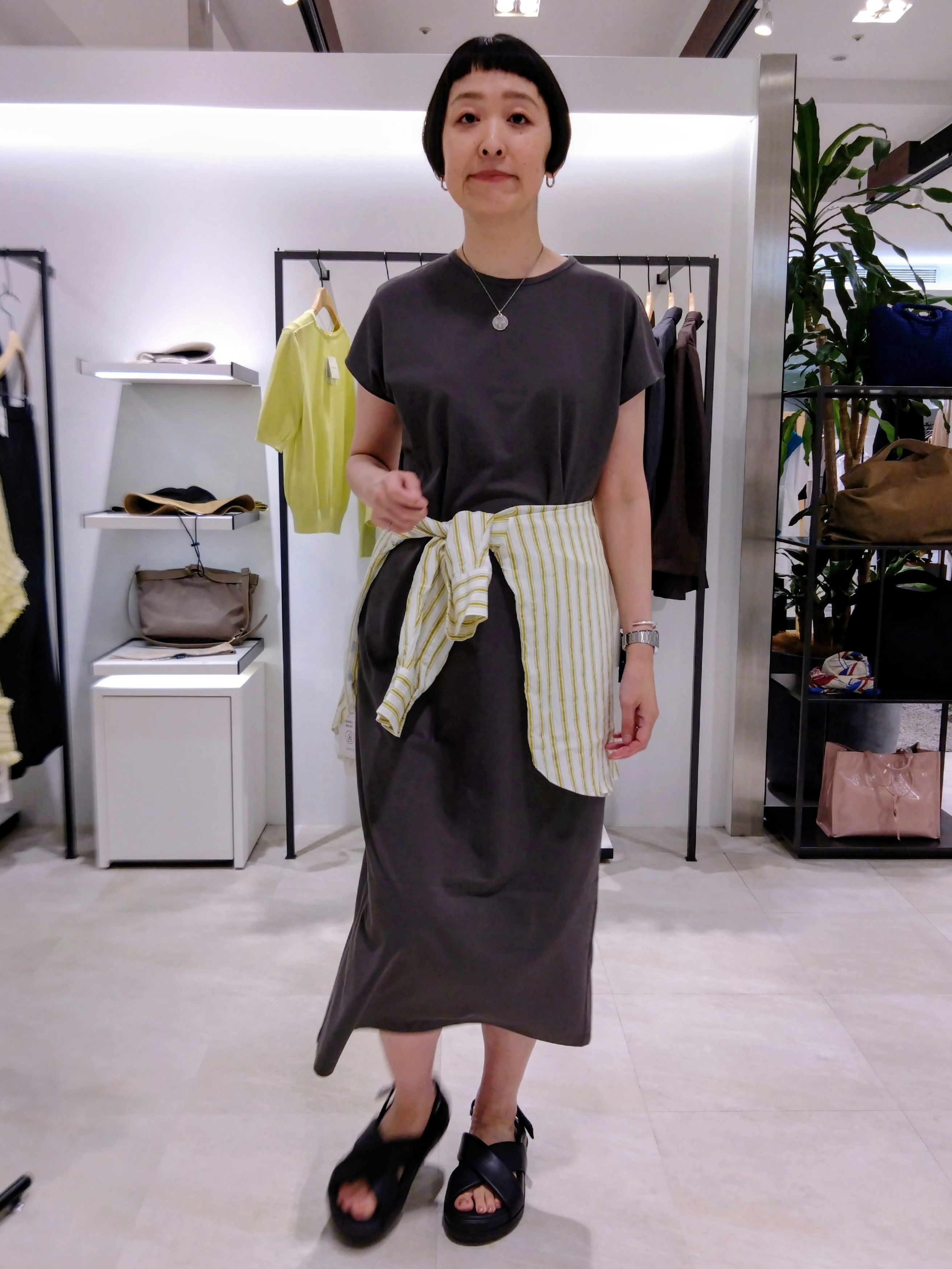 まちこさんの「UNTITLED｜【接触冷感/UVカット/遮熱/抗菌防臭】ライトプレーティングワンピース」を使ったコーディネート