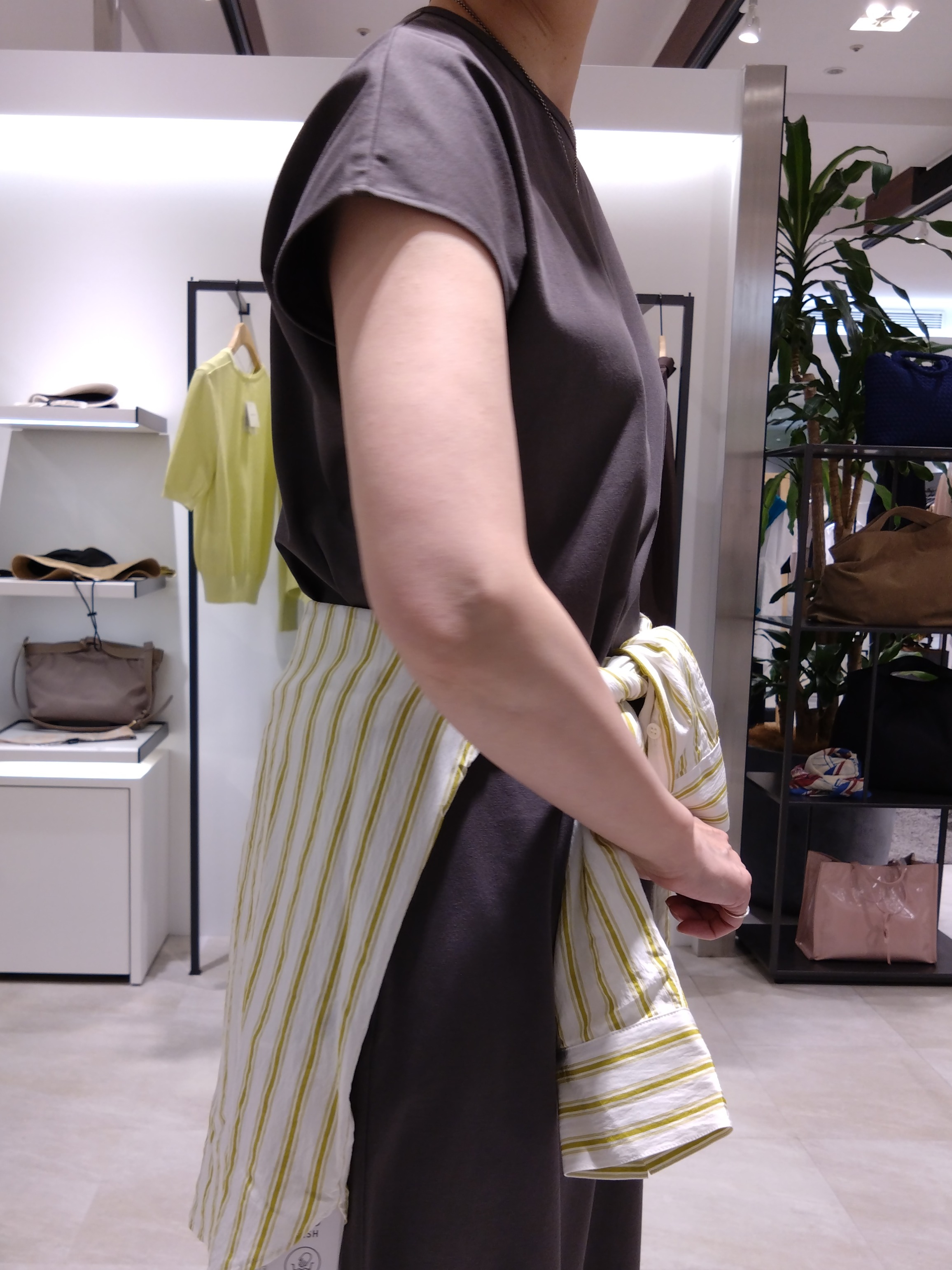 まちこさんの「UNTITLED｜【接触冷感/UVカット/遮熱/抗菌防臭】ライトプレーティングワンピース」を使ったコーディネート