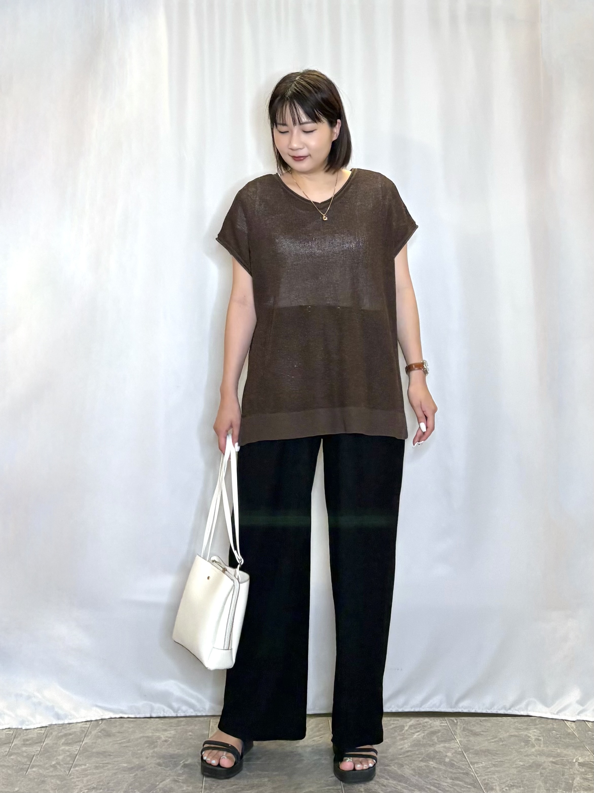 ネリさんの「SHOO･LA･RUE｜【2点セット/前後2WAY/洗濯機可/S-LL】体型カバーも叶う ラメ畦ニット+タンクトップ」を使ったコーディネート