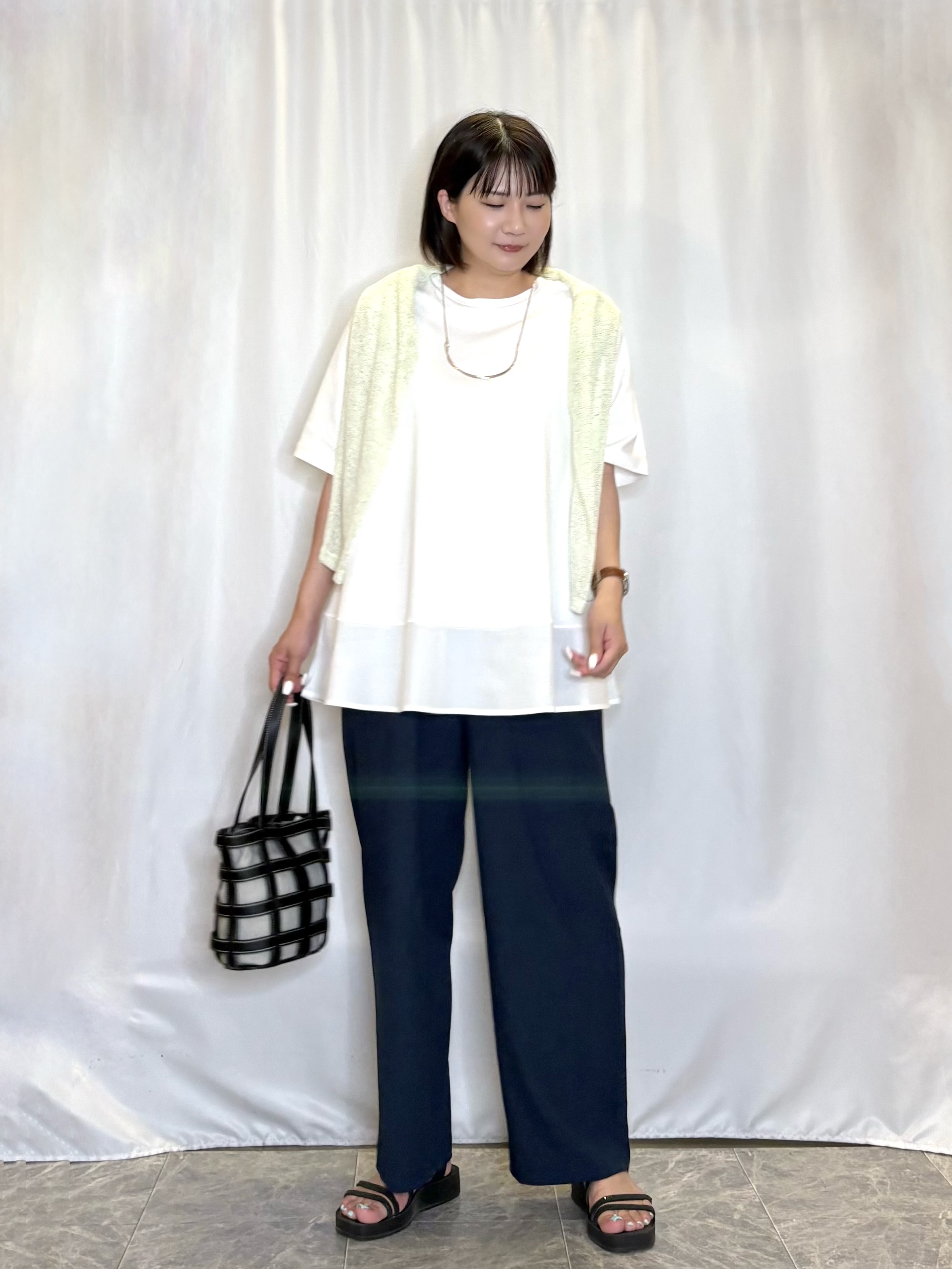 ネリさんの「SHOO･LA･RUE｜【UV/抗菌防臭/洗濯機可】体型カバーも叶う 裾切り替えAライントップス」を使ったコーディネート