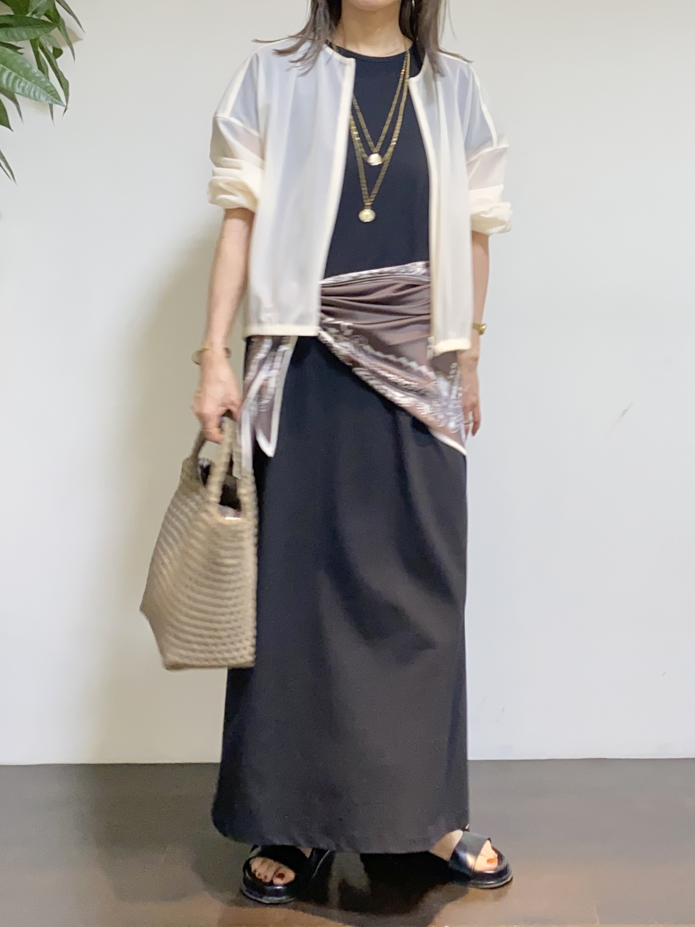 tomoさんの「UNTITLED｜【秋羽織り/ジップ】トリコットシアーブラウス」を使ったコーディネート