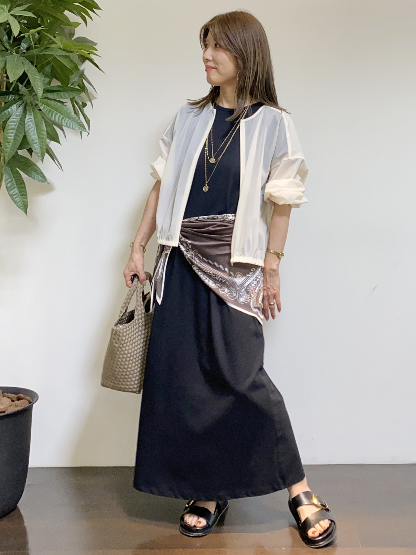 tomoさんの「UNTITLED｜【秋羽織り/ジップ】トリコットシアーブラウス」を使ったコーディネート