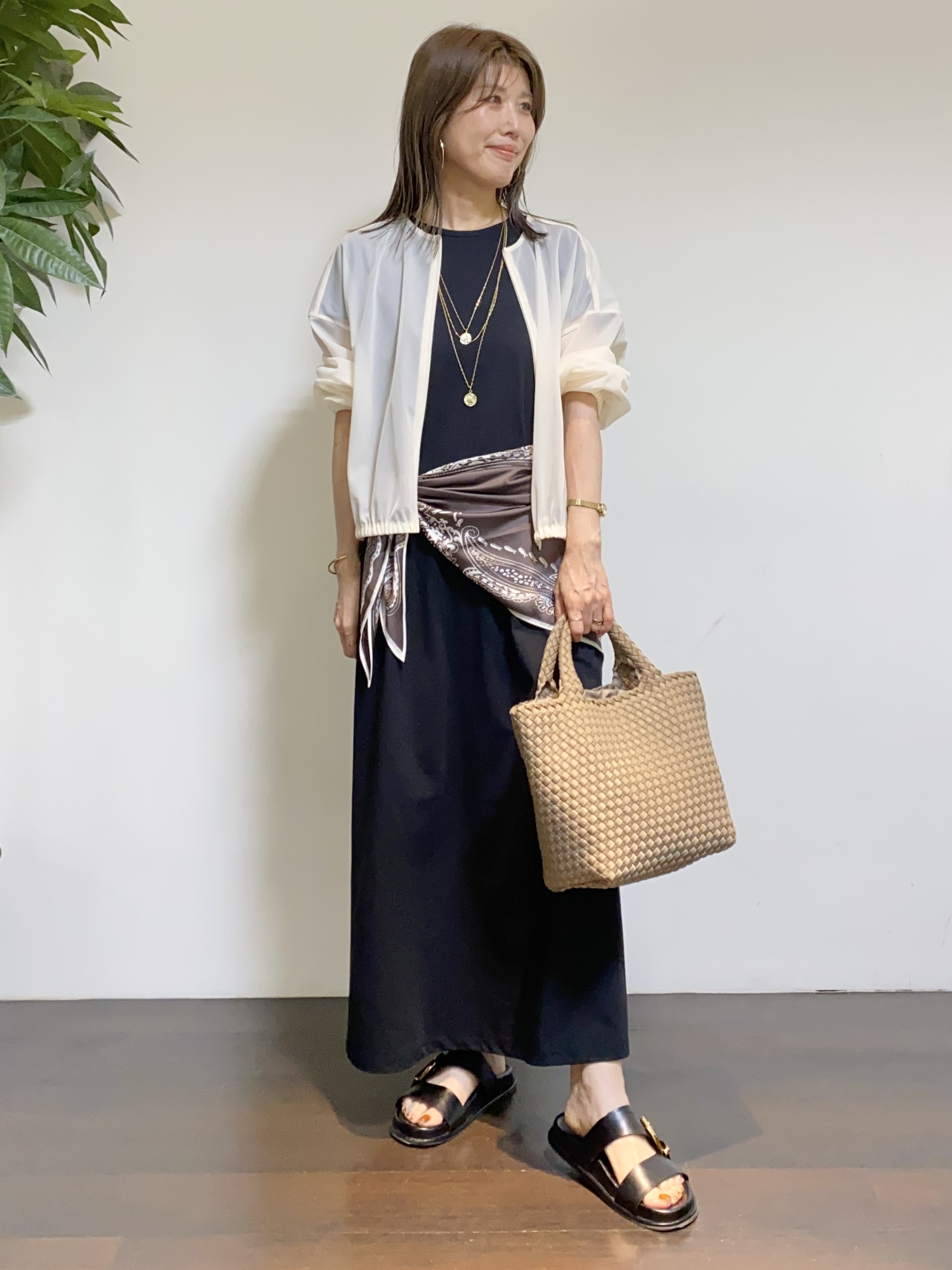 tomoさんの「UNTITLED｜【秋羽織り/ジップ】トリコットシアーブラウス」を使ったコーディネート