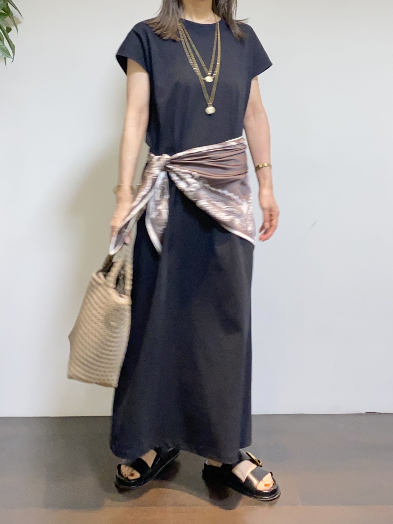 tomoさんの「UNTITLED｜【秋羽織り/ジップ】トリコットシアーブラウス」を使ったコーディネート