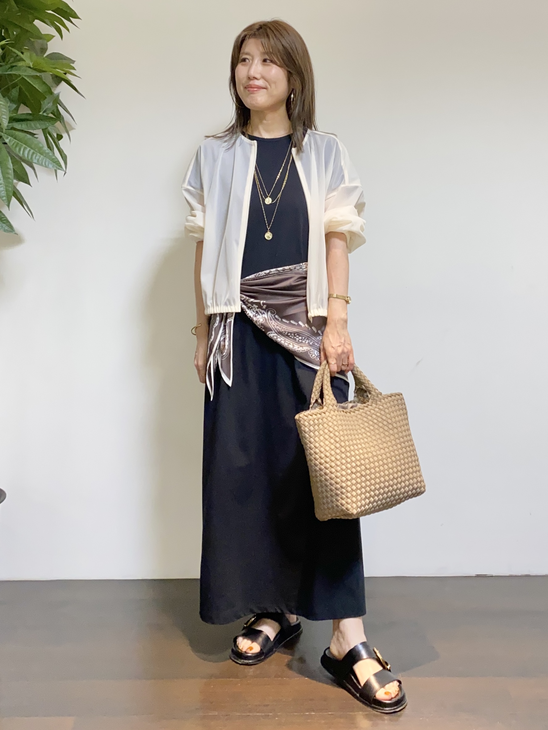 tomoさんの「UNTITLED｜【秋羽織り/ジップ】トリコットシアーブラウス」を使ったコーディネート