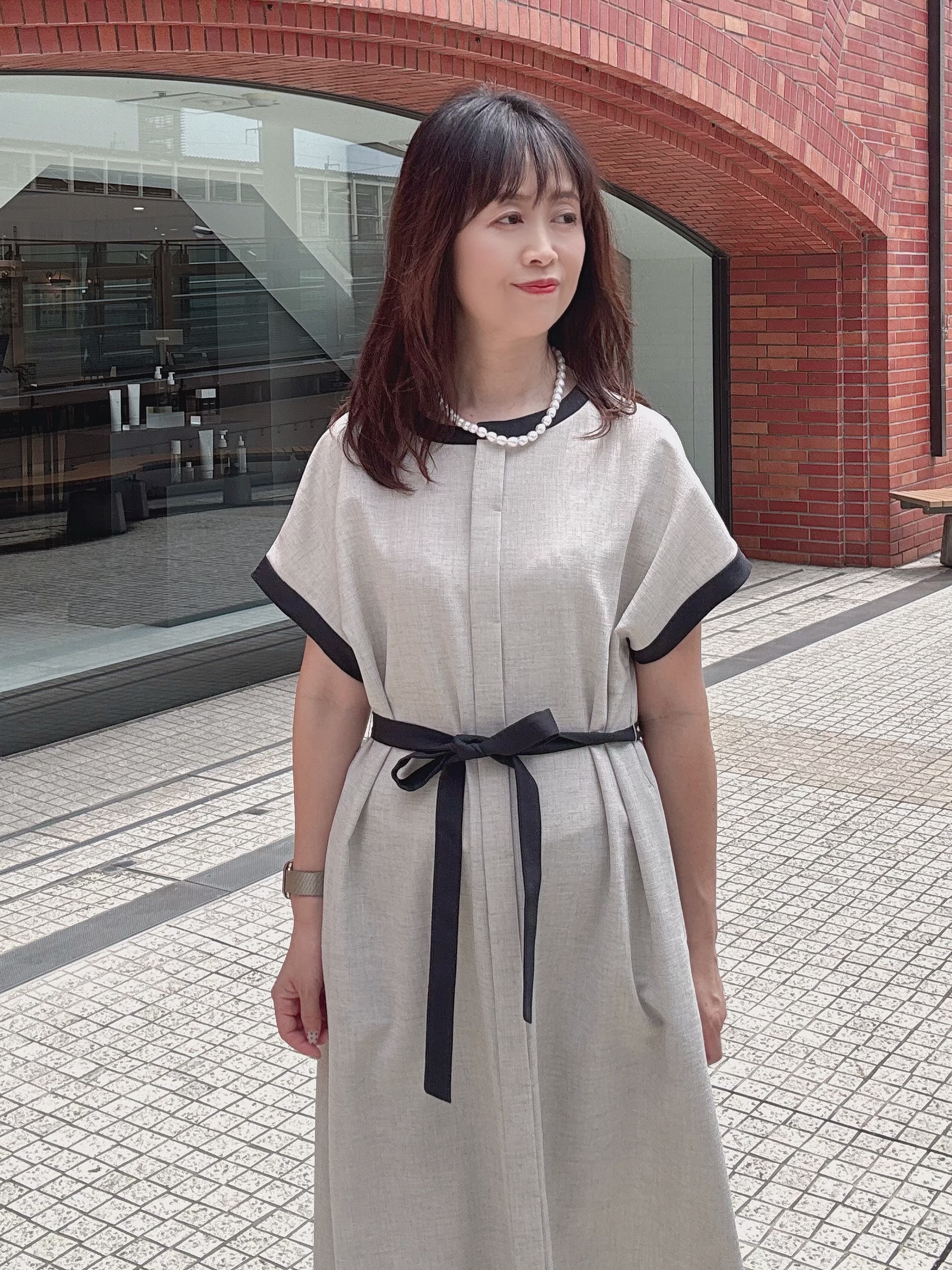 makiさんの「UNTITLED｜【すっきり秋羽織り/前開きボタン】ドライタッチ5分袖カーディガン」を使ったコーディネート