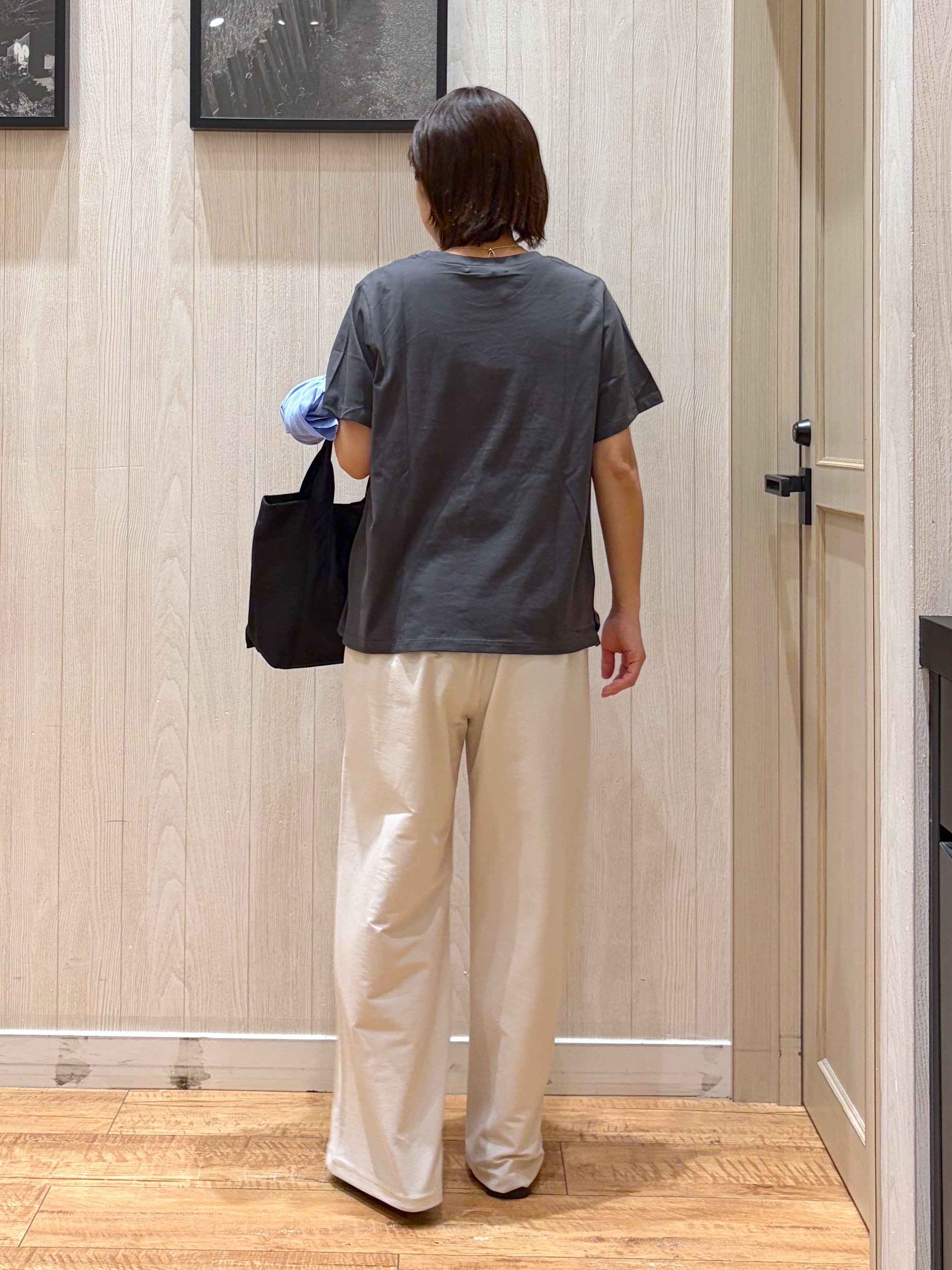 shirayuuuさんの「SHOO･LA･RUE｜【洗濯機可/体型カバー】二の腕隠れる ゆるっとドルマンバンドカラーシャツ」を使ったコーディネート