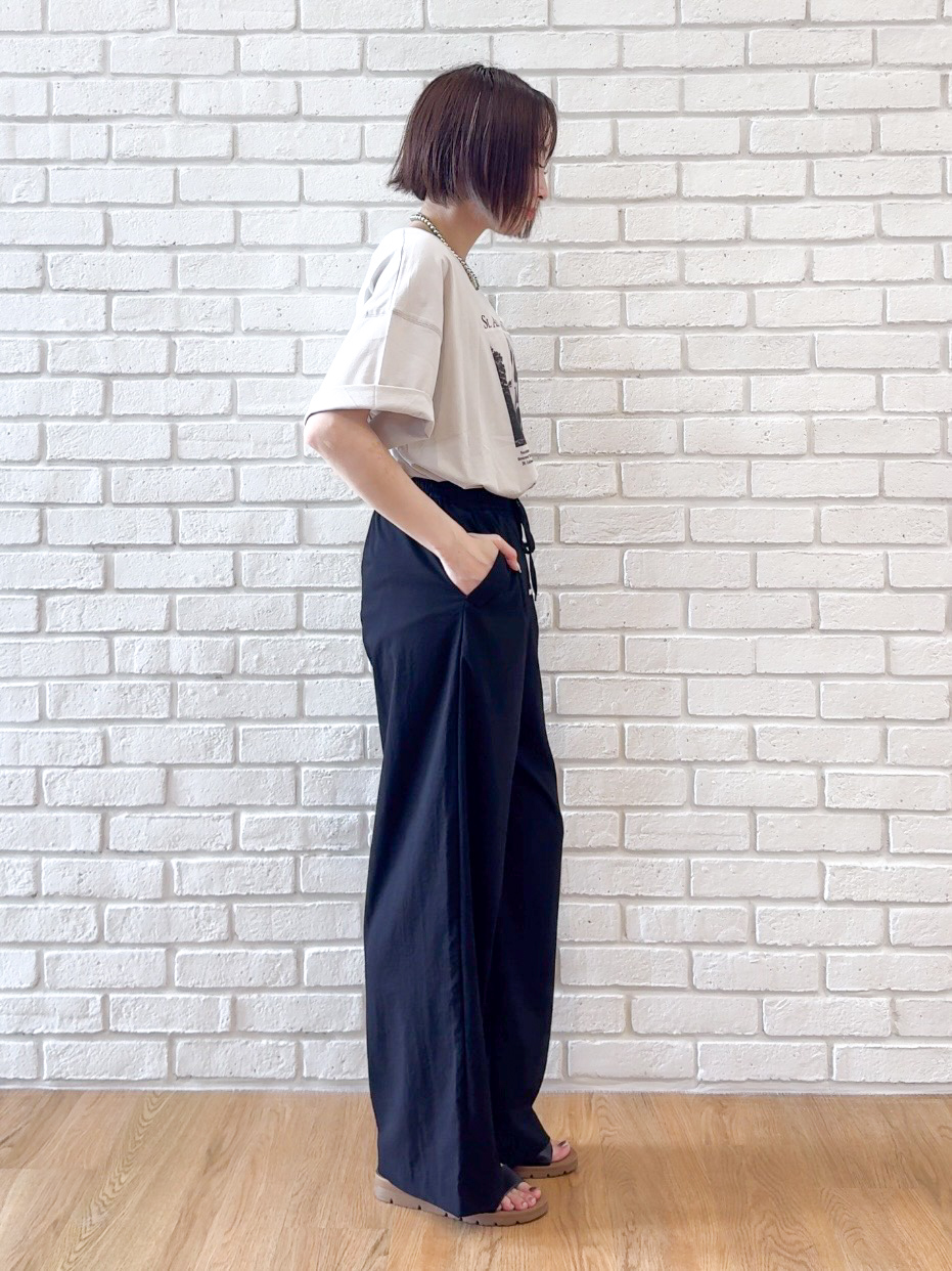 𝐜𝐡𝐢𝐤𝐚さんの「SHOO･LA･RUE｜【体型カバー】ゆるっとBIGアソートTシャツ」を使ったコーディネート