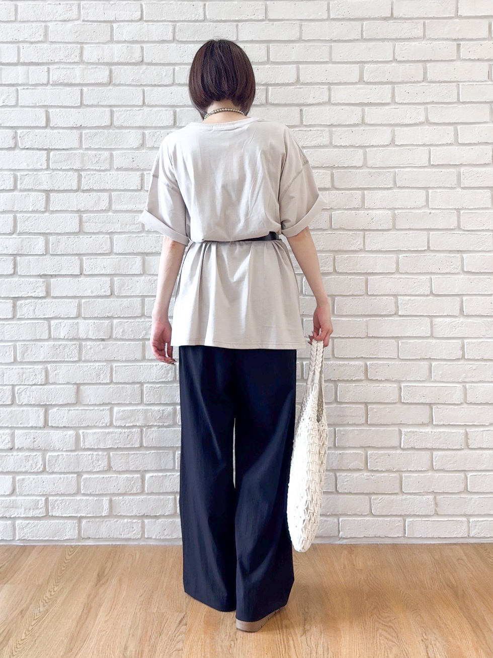 𝐜𝐡𝐢𝐤𝐚さんの「SHOO･LA･RUE｜【体型カバー】ゆるっとBIGアソートTシャツ」を使ったコーディネート