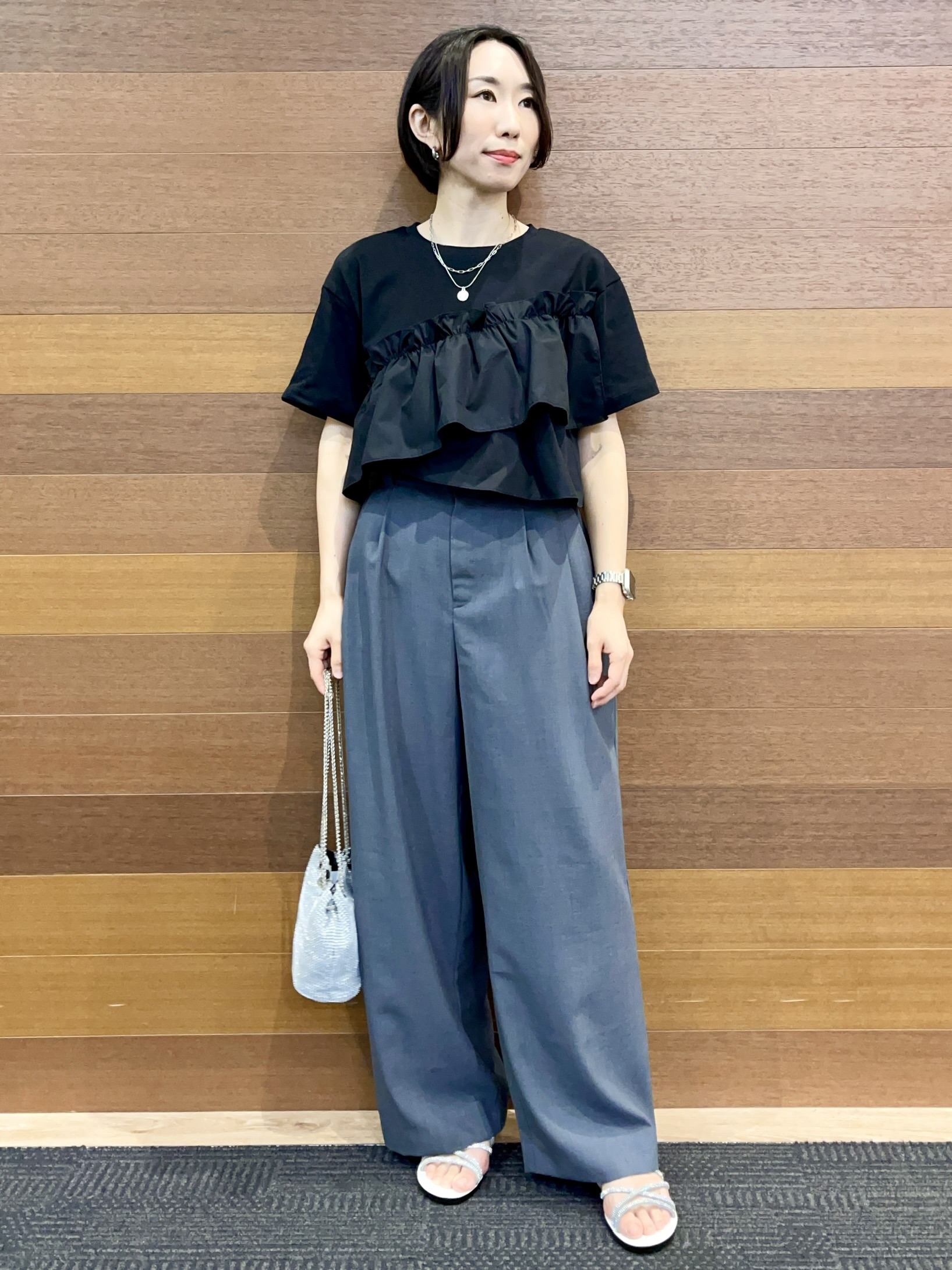 umiさんの「OPAQUE.CLIP｜【接触冷感】アシメフリルドッキングカットソー《洗濯機OK》」を使ったコーディネート