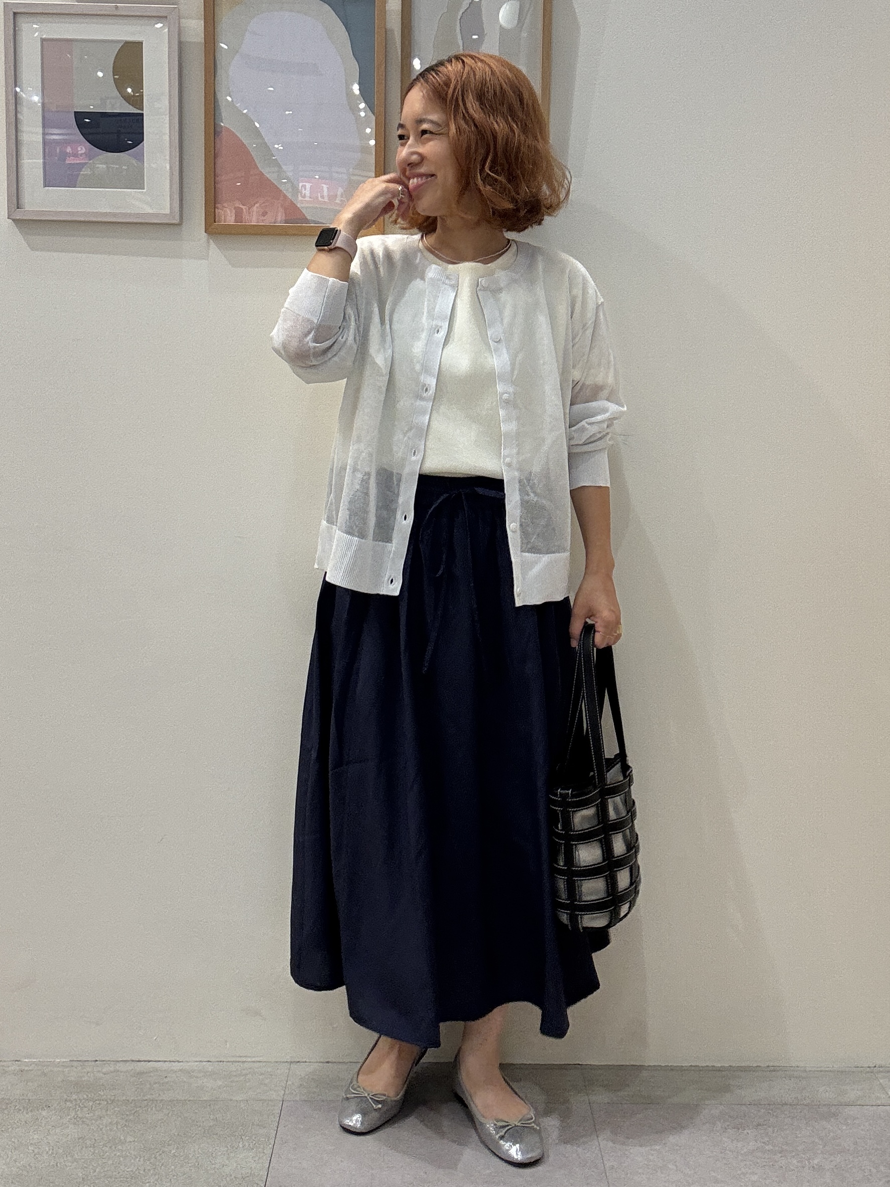 たけぴさんの「SHOO･LA･RUE｜【通気性〇/洗濯機可/S-LL】シアーラメカーディガン」を使ったコーディネート